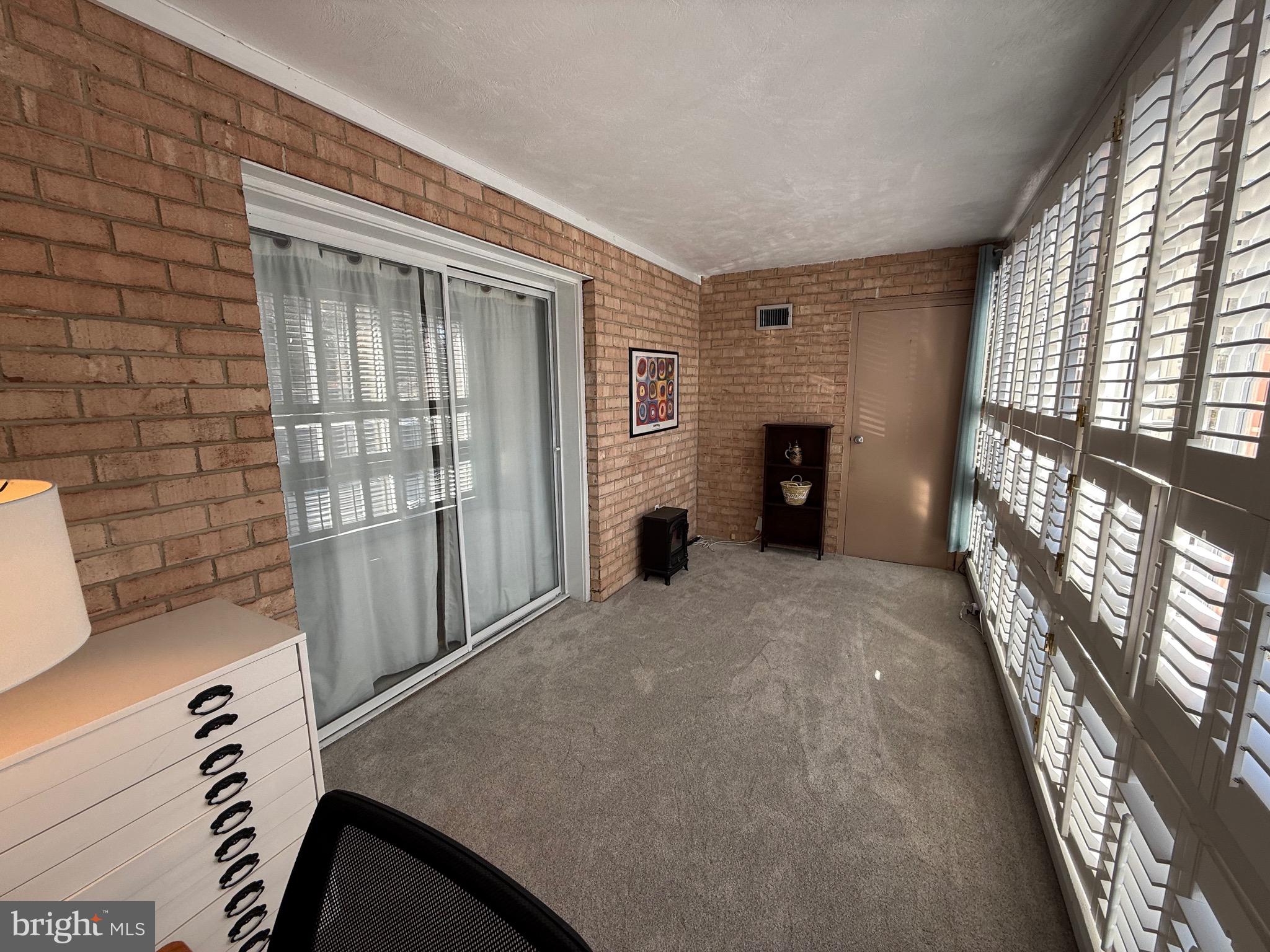 HICKORY HILL - Residential