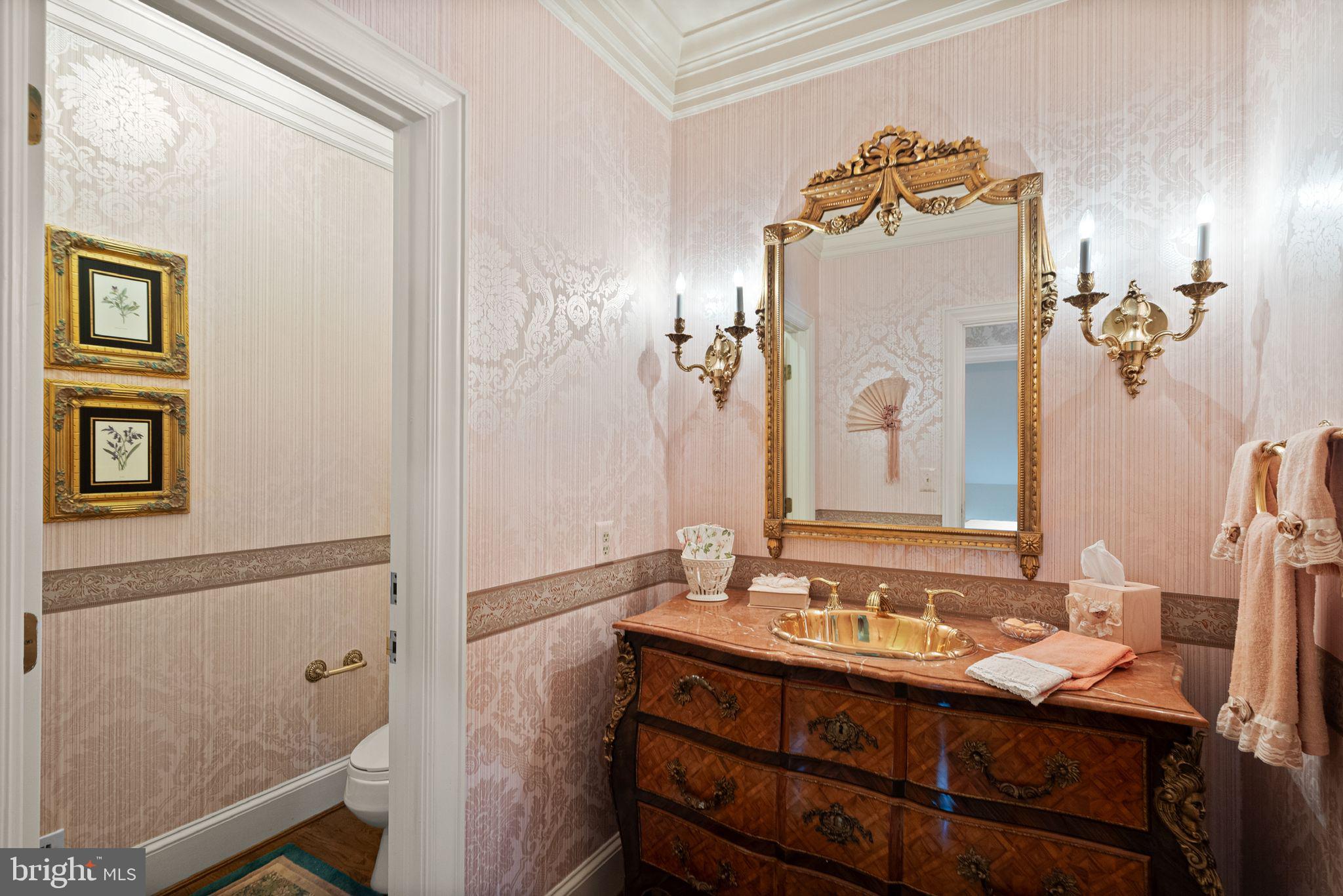 FALCONHURST - Residential