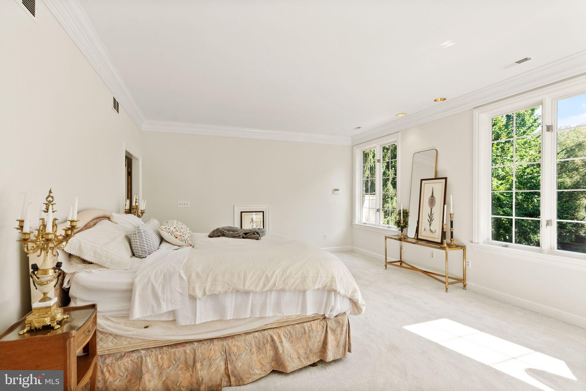 FALCONHURST - Residential