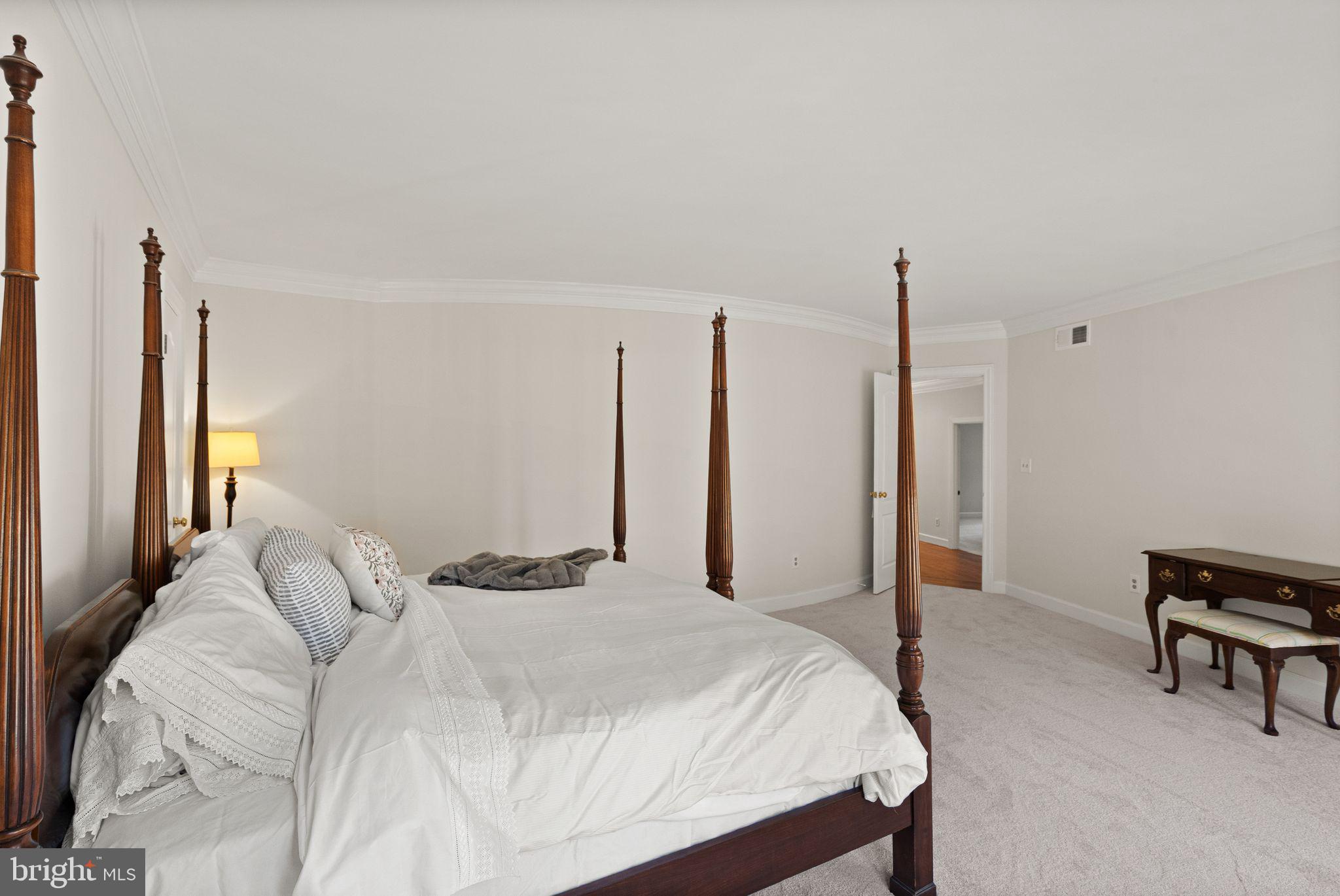 FALCONHURST - Residential