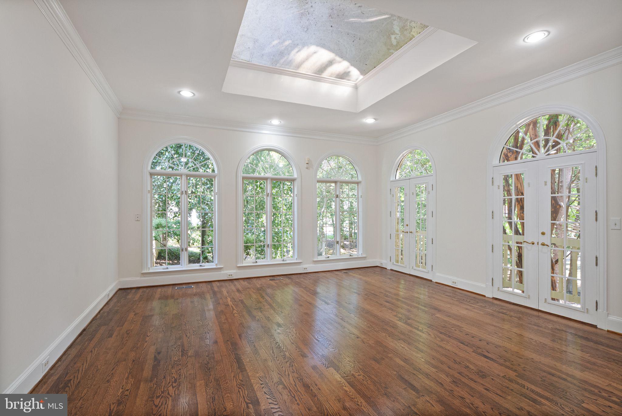 FALCONHURST - Residential