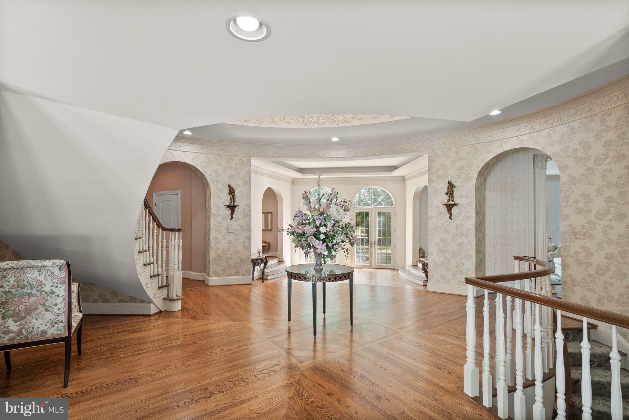 FALCONHURST - Residential