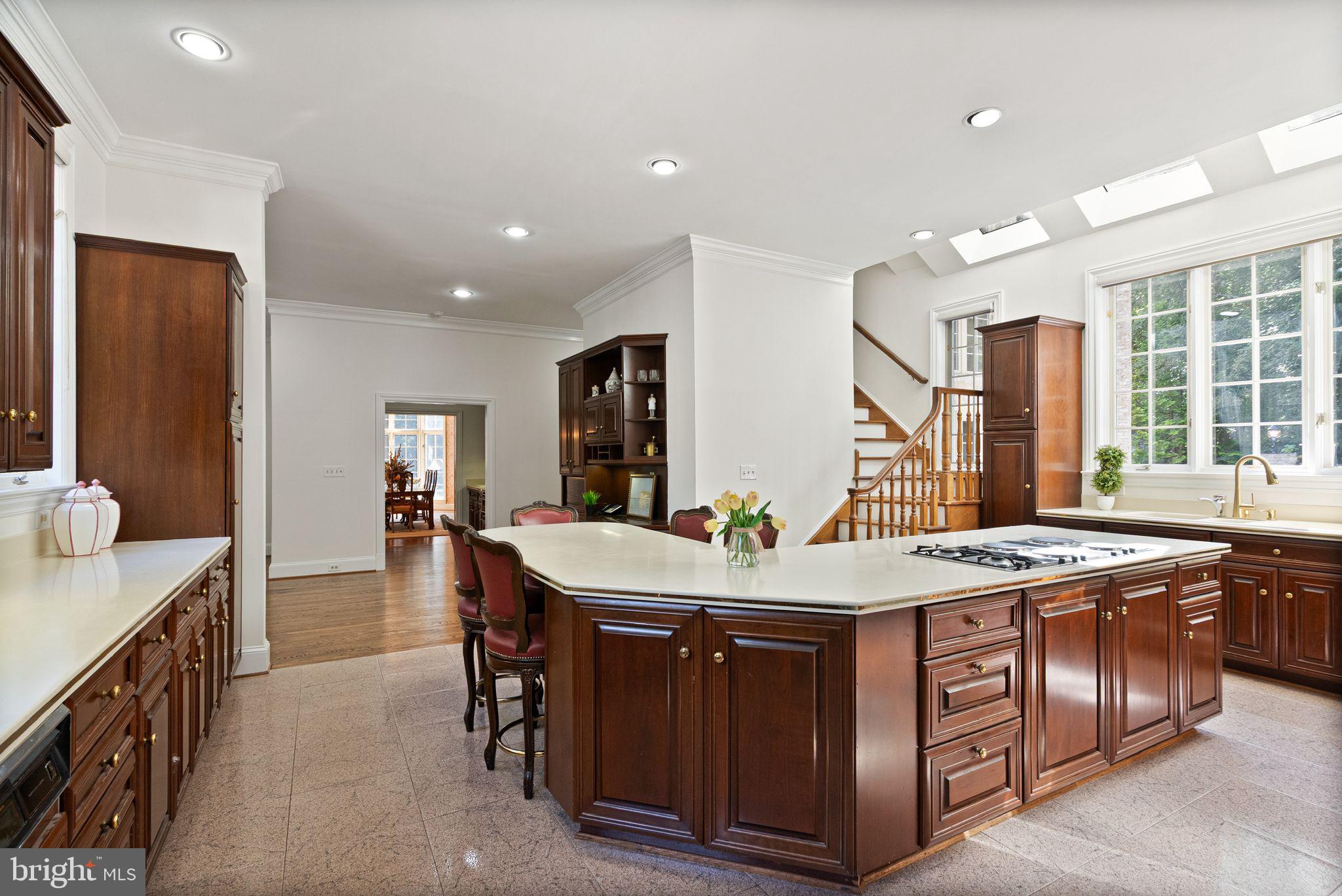 FALCONHURST - Residential