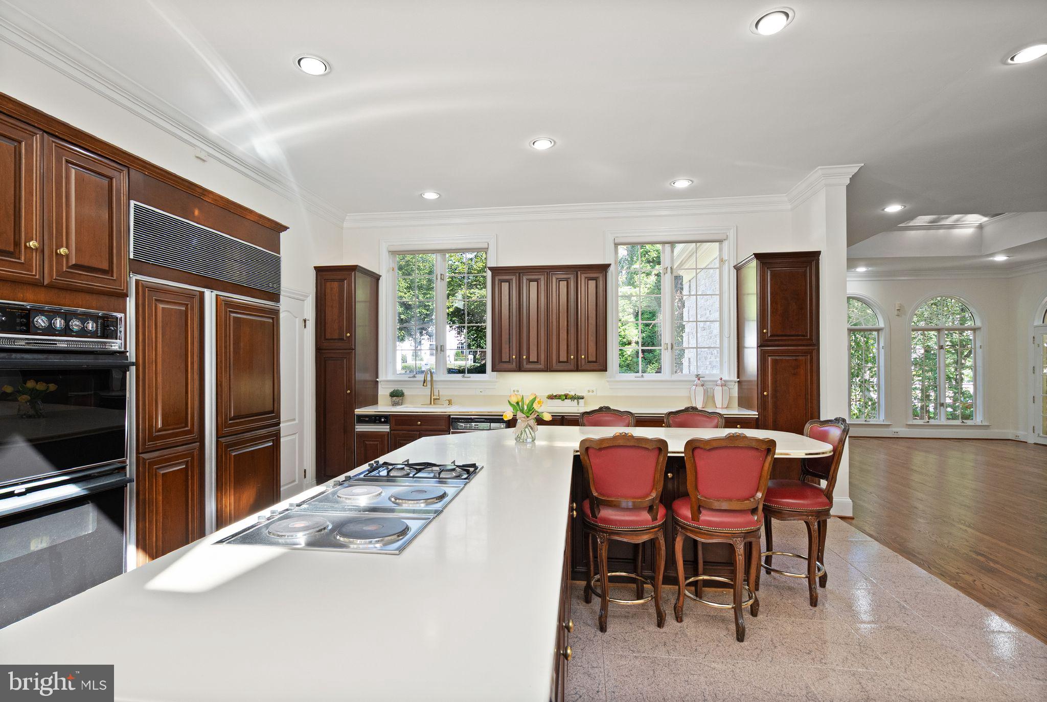 FALCONHURST - Residential