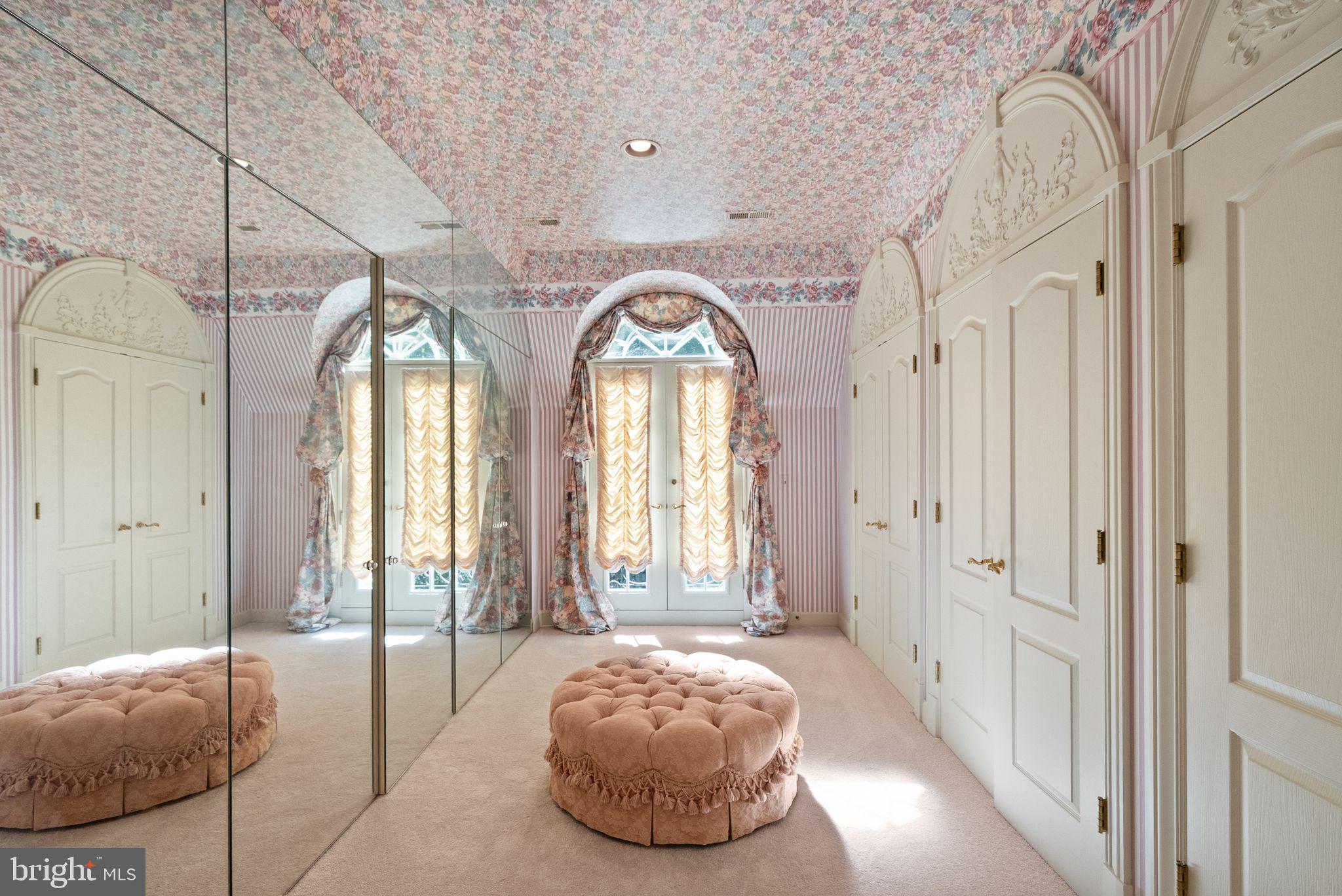 FALCONHURST - Residential