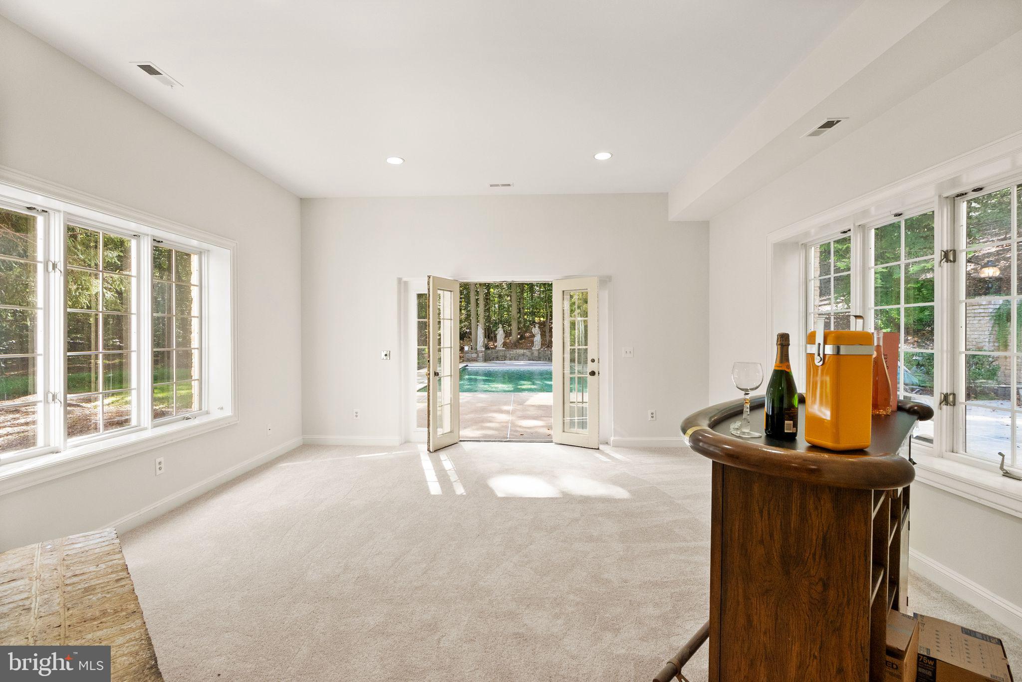 FALCONHURST - Residential