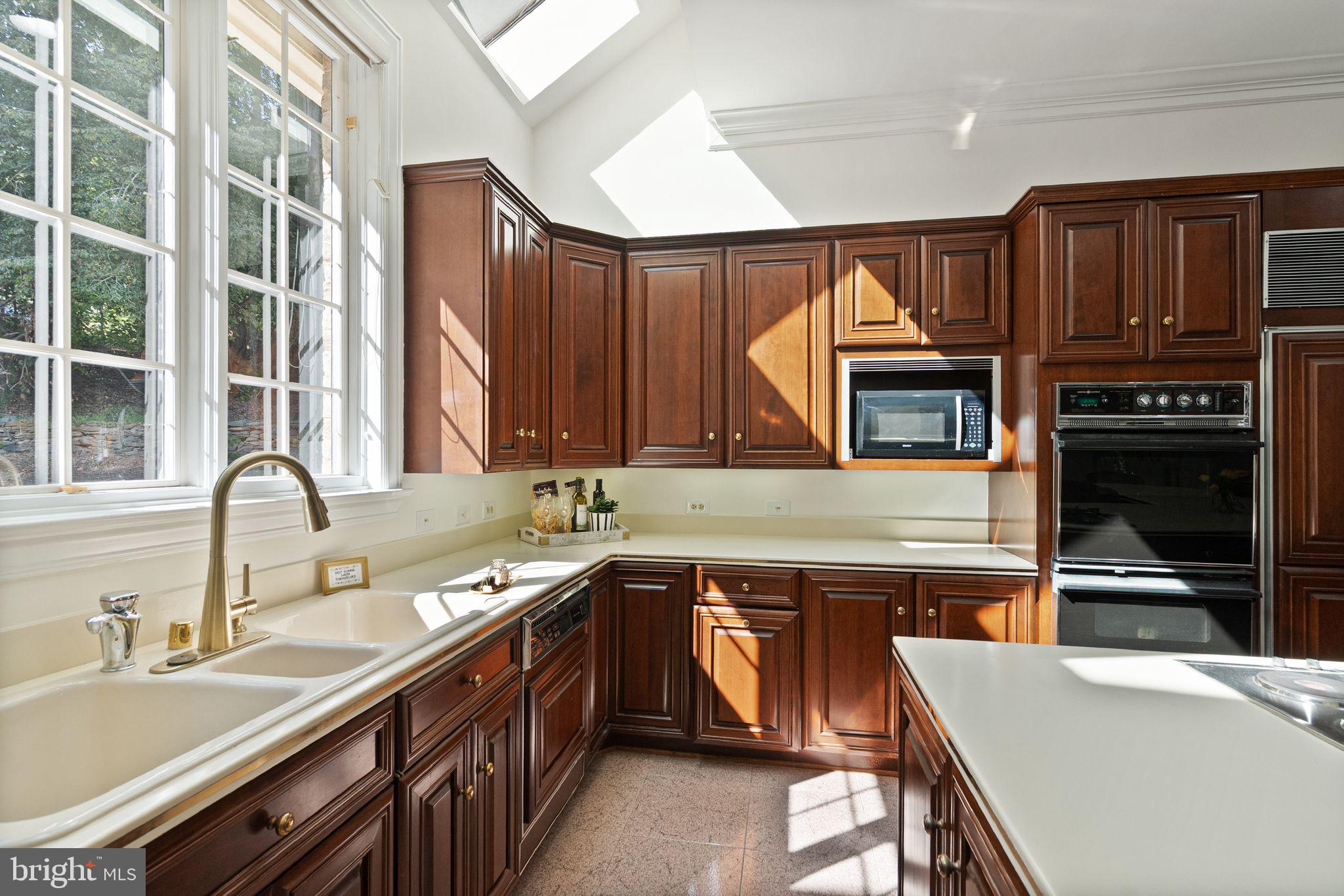 FALCONHURST - Residential