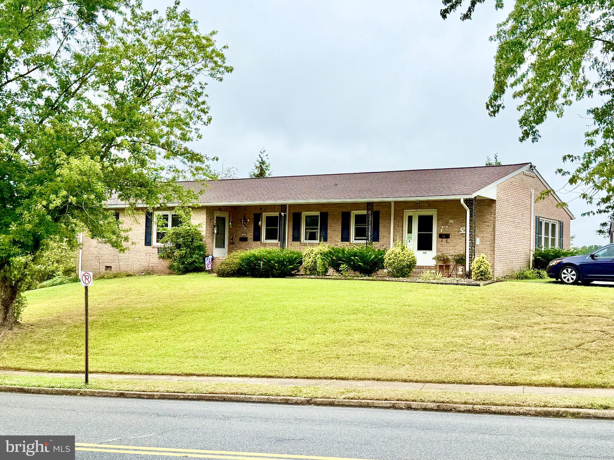 320-322 S GRIFFITH DRIVE