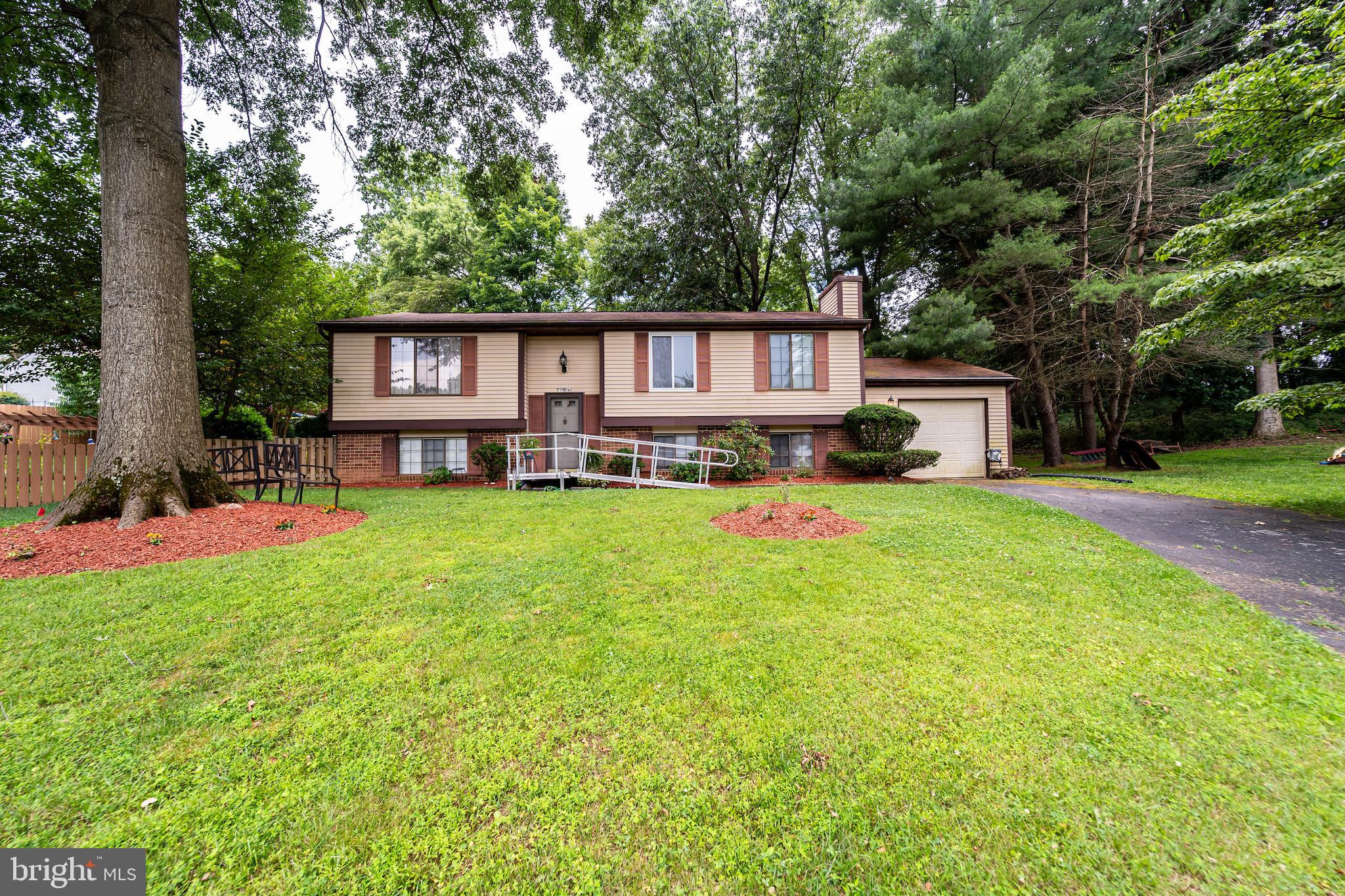 OAK SPRINGS - Residential