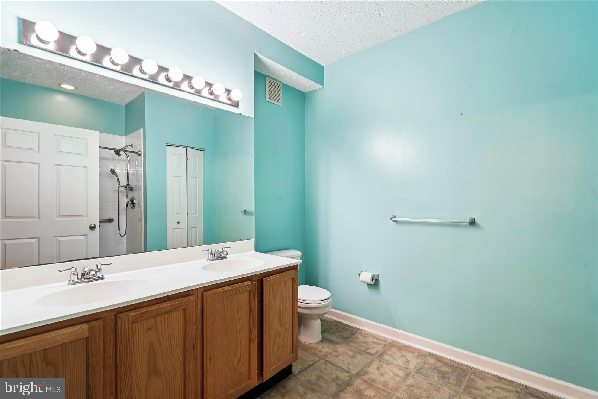 CHESTNUT TERRACE - Residential