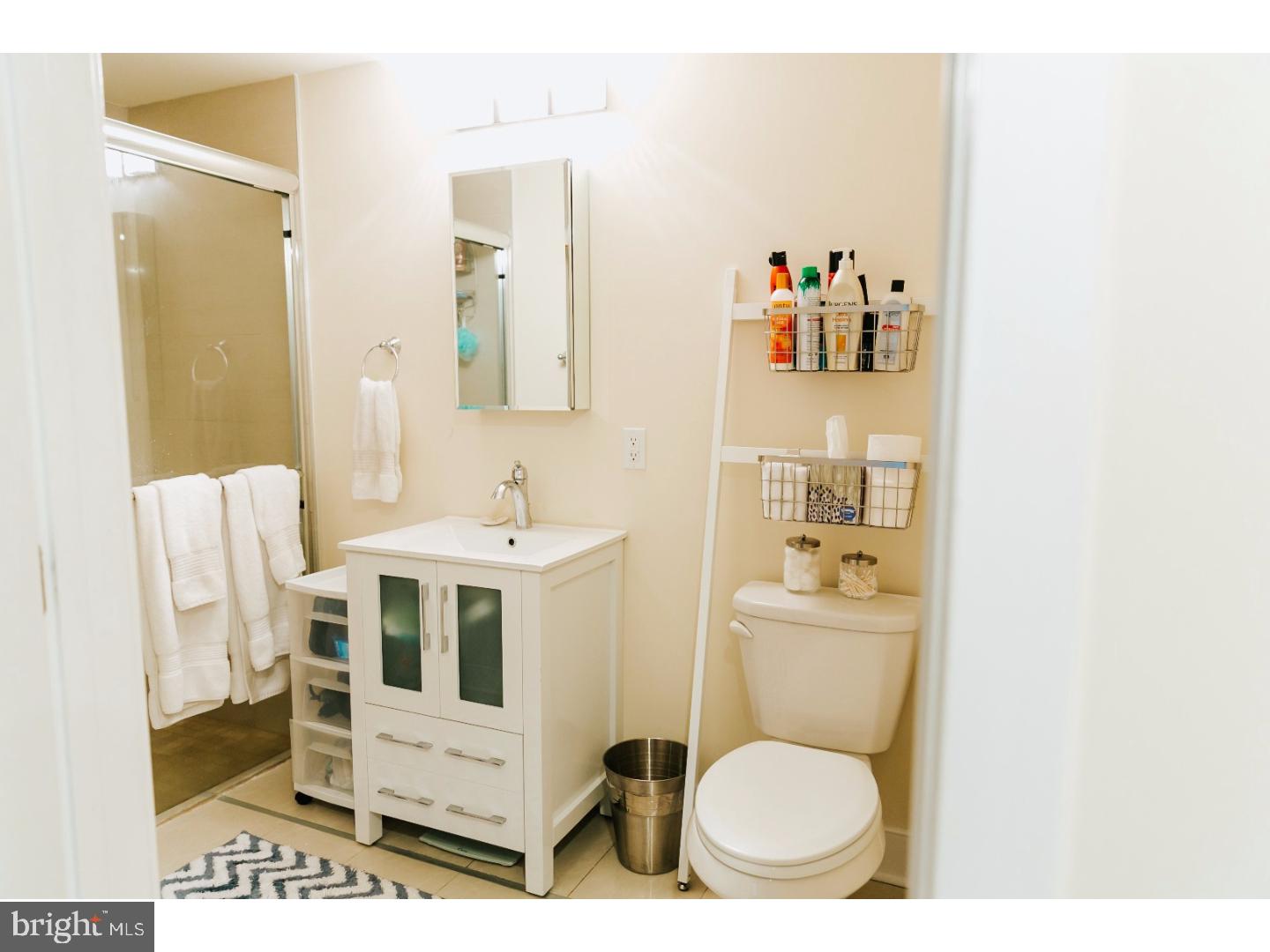 GRADUATE HOSPITAL - Commercial Sale