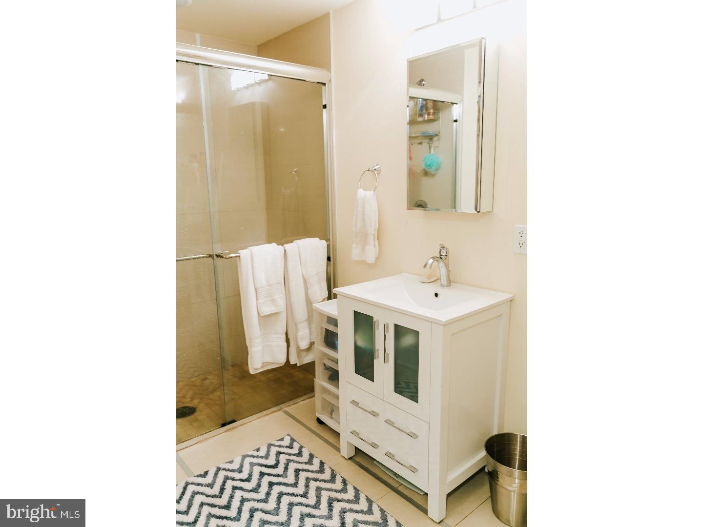 GRADUATE HOSPITAL - Commercial Sale