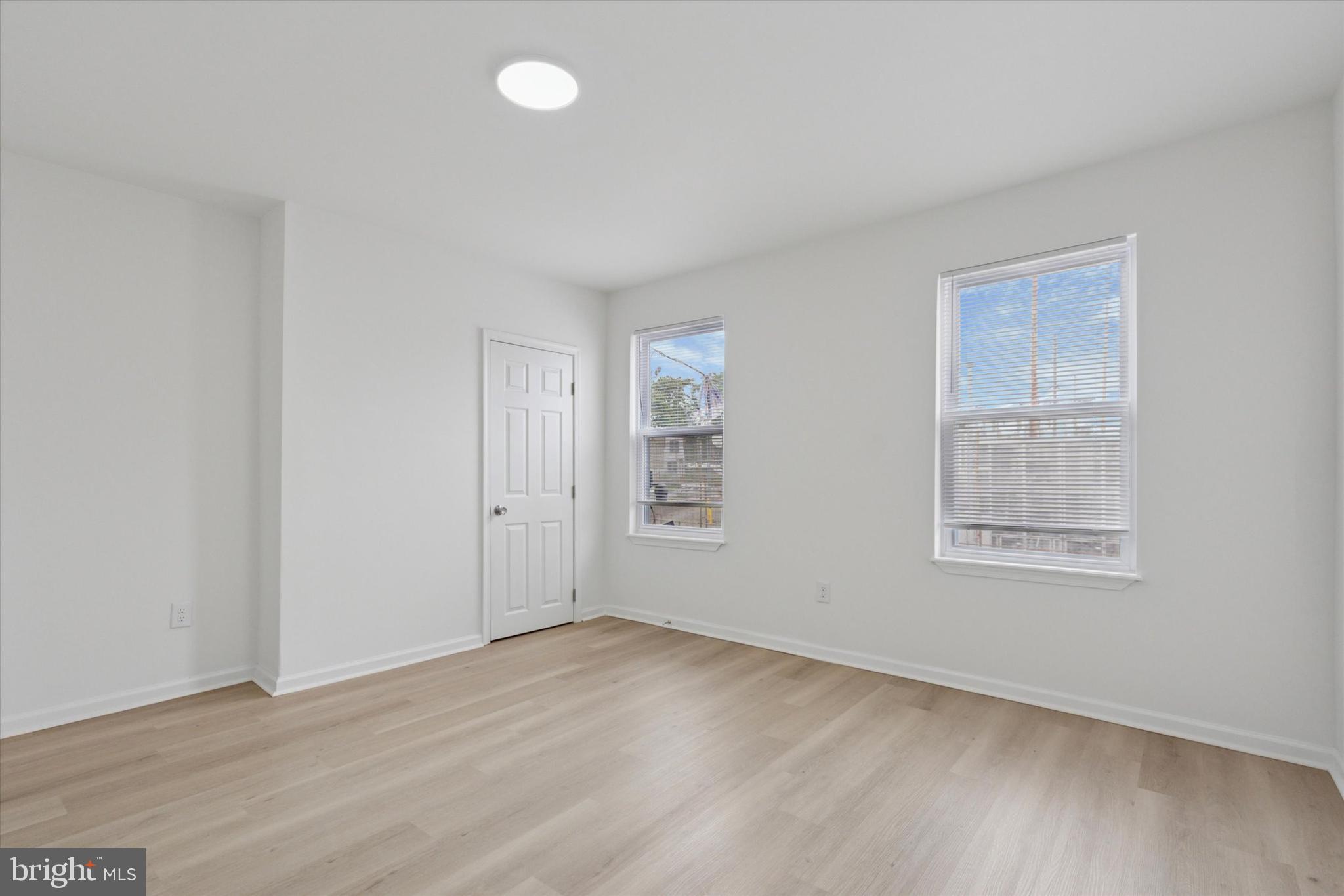 MANTUA - Residential