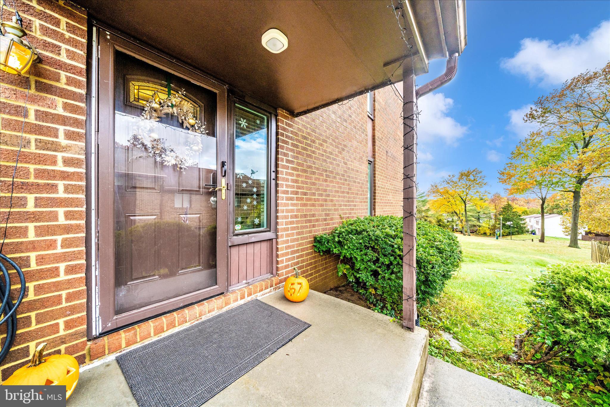 5880 CRITTER COURT 9-06