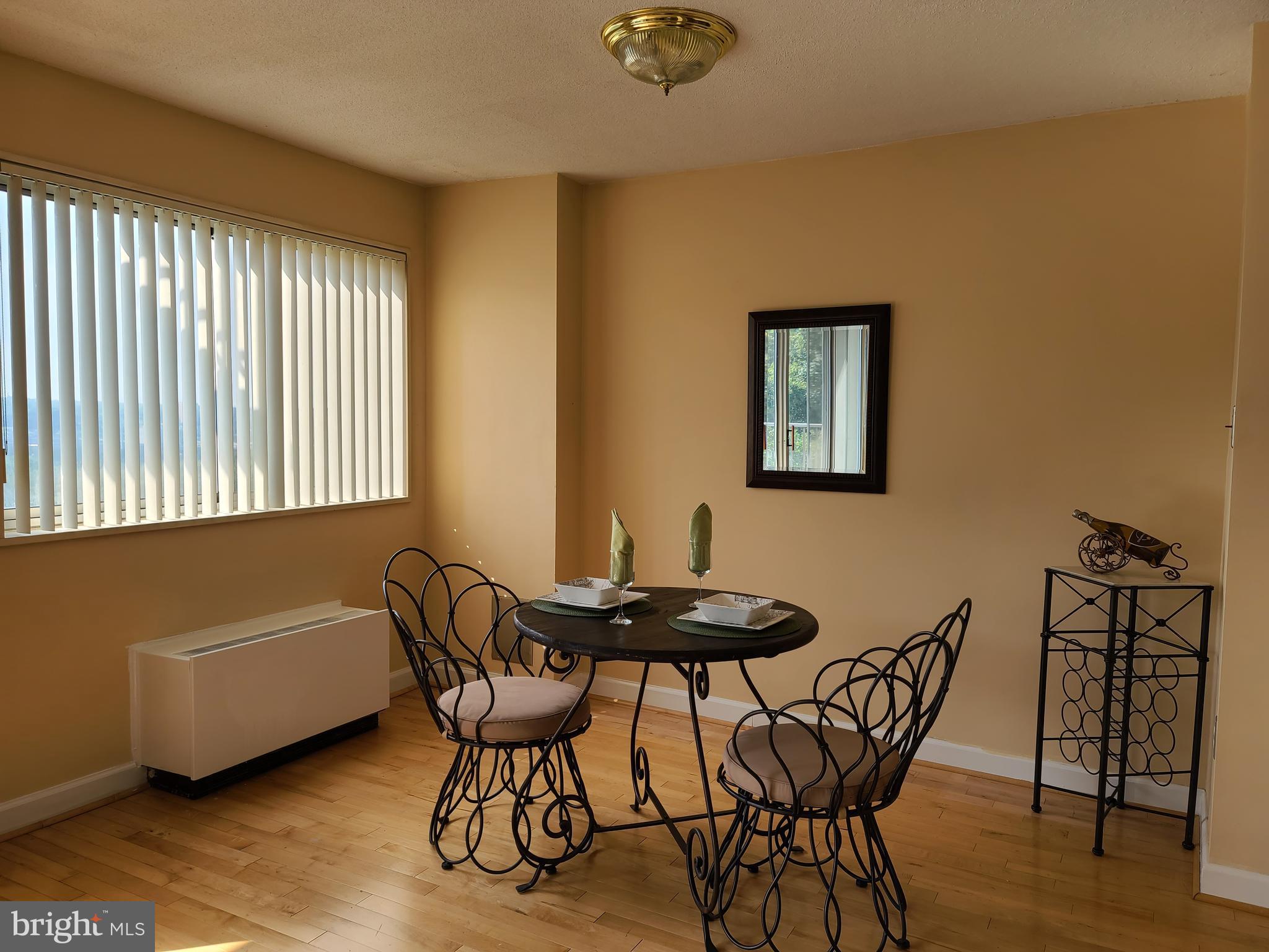 HUNTING CREEK CLUB CONDOMINIUMS - Residential