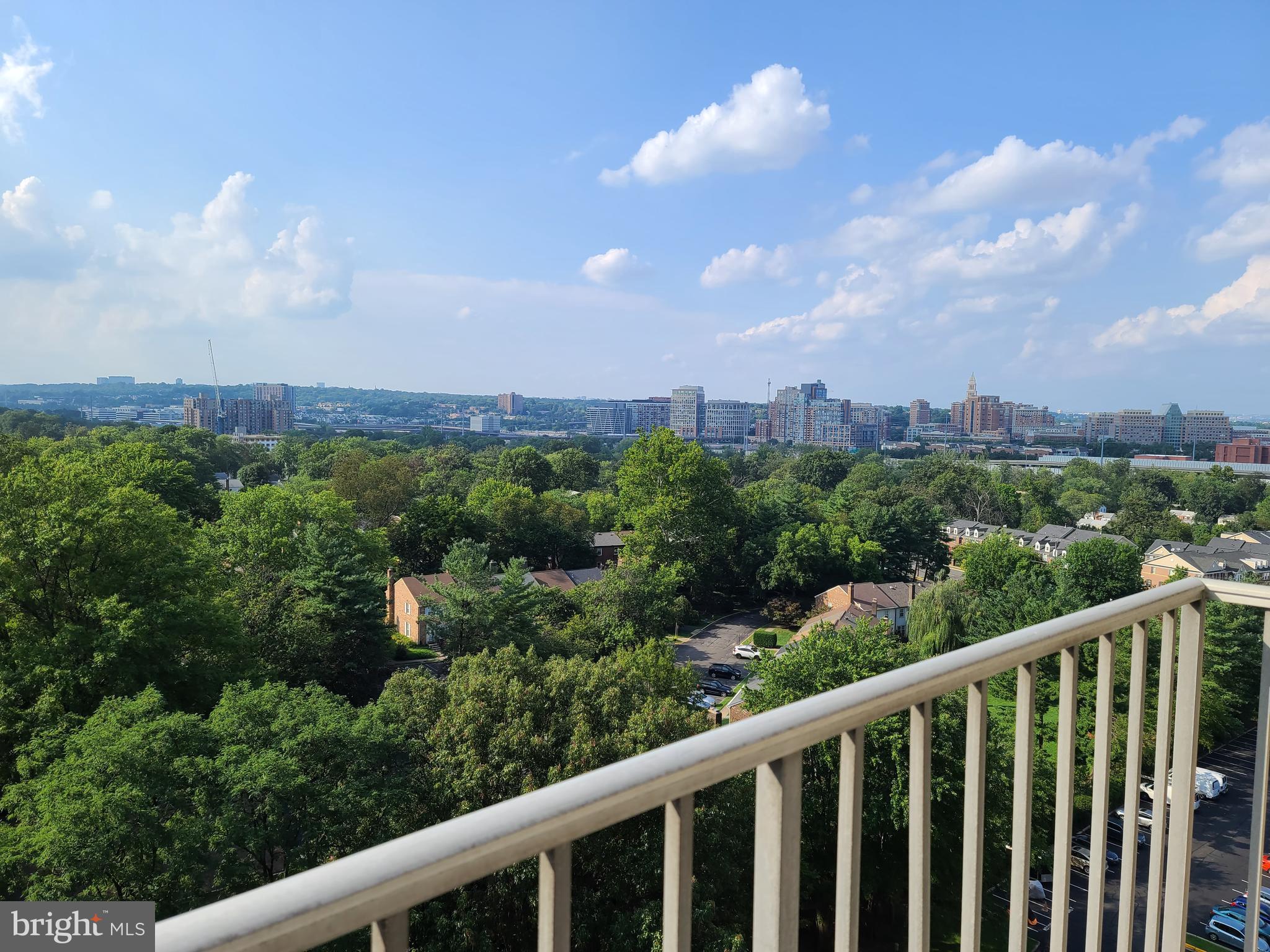 HUNTING CREEK CLUB CONDOMINIUMS - Residential