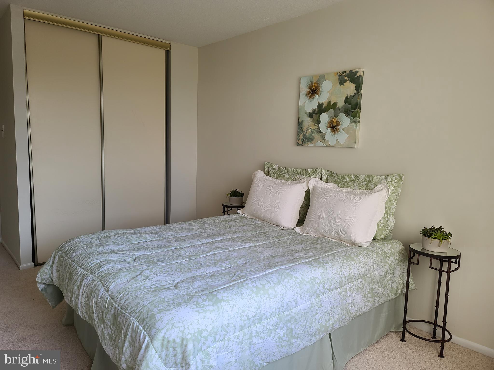 HUNTING CREEK CLUB CONDOMINIUMS - Residential