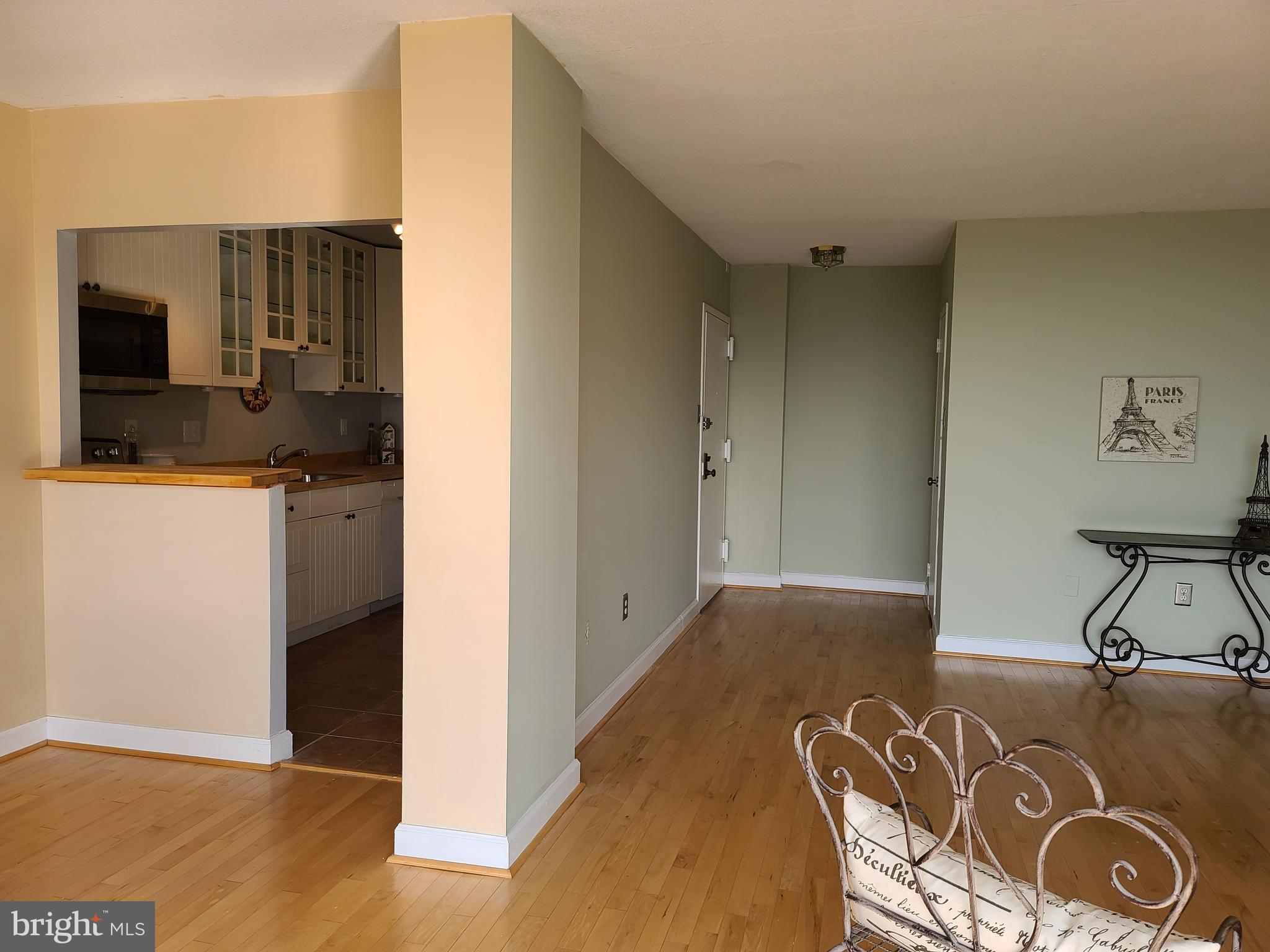 HUNTING CREEK CLUB CONDOMINIUMS - Residential