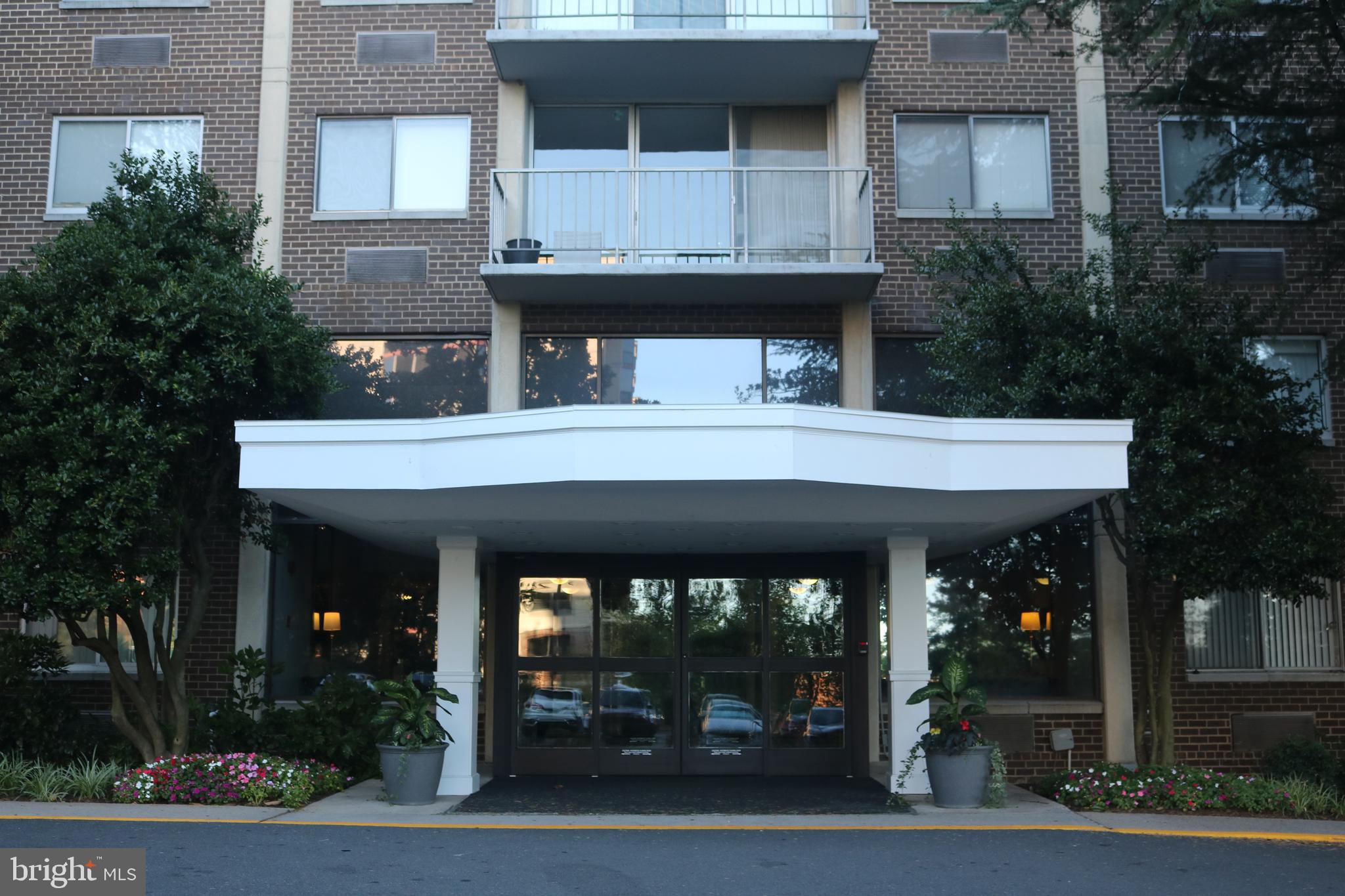 HUNTING CREEK CLUB CONDOMINIUMS - Residential