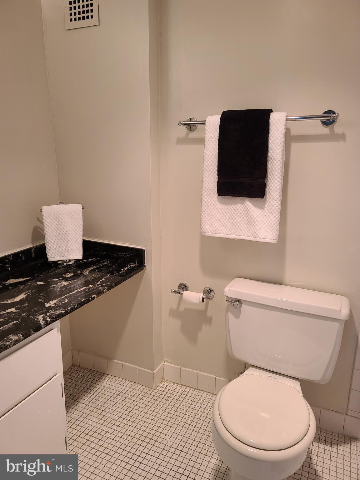 HUNTING CREEK CLUB CONDOMINIUMS - Residential