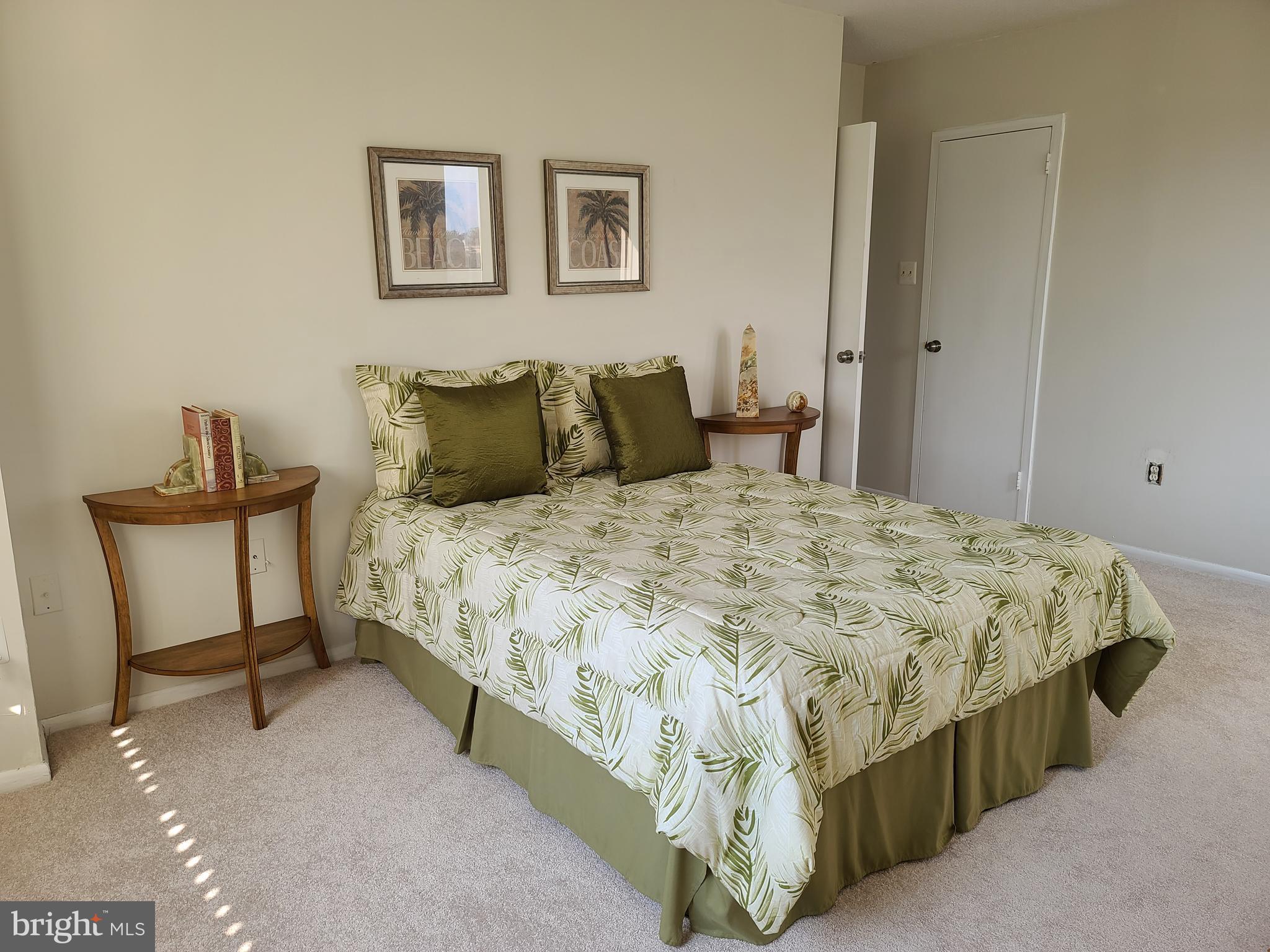 HUNTING CREEK CLUB CONDOMINIUMS - Residential