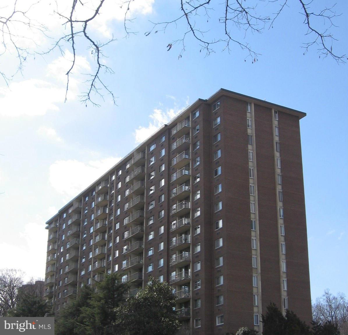 HUNTING CREEK CLUB CONDOMINIUMS - Residential