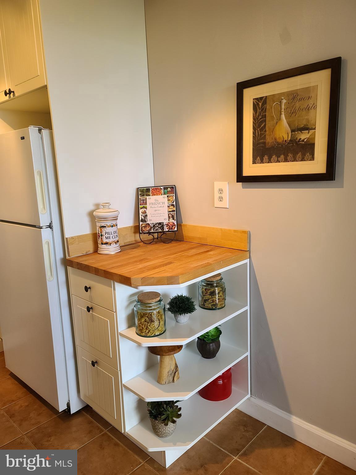 HUNTING CREEK CLUB CONDOMINIUMS - Residential