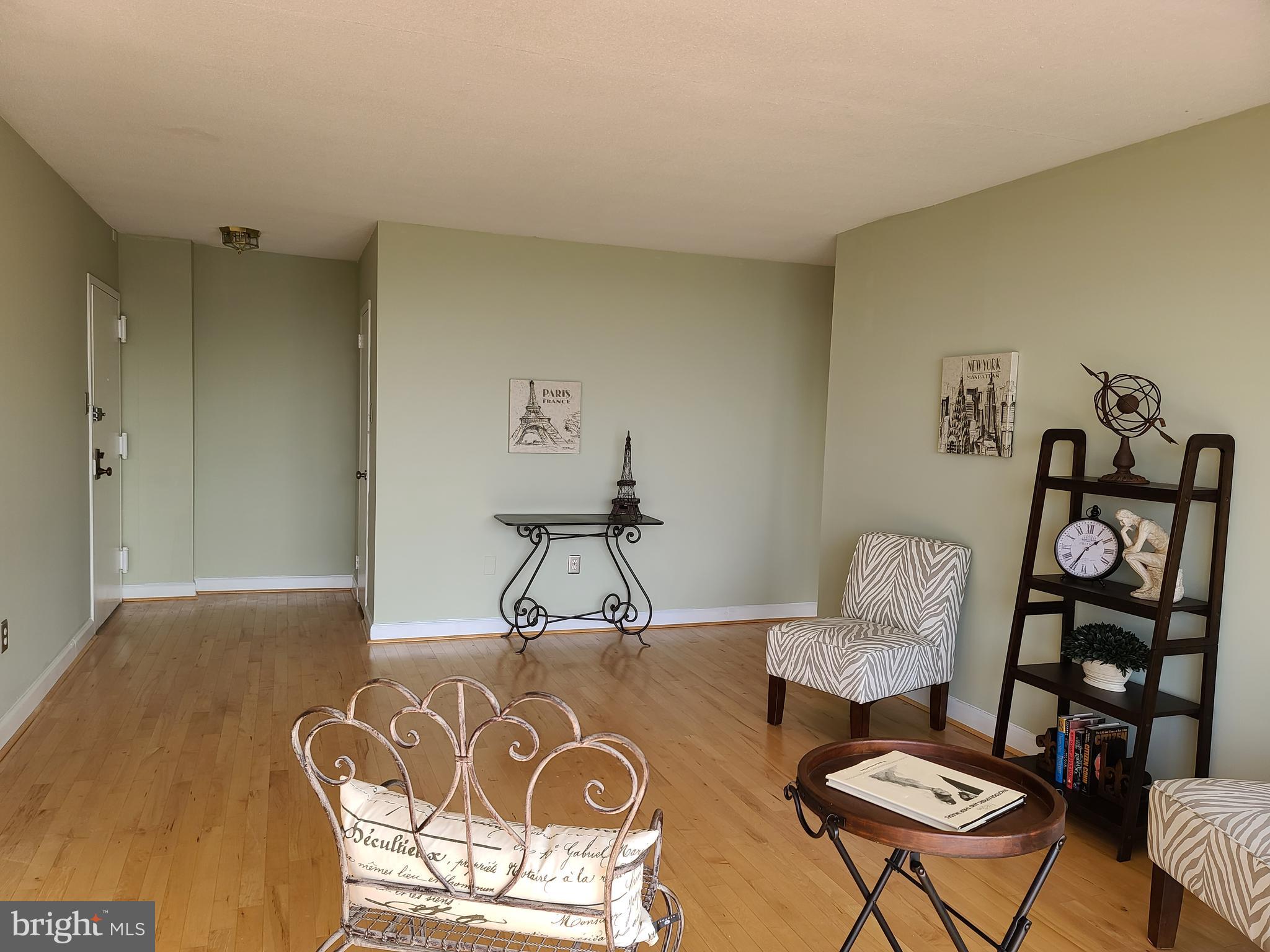 HUNTING CREEK CLUB CONDOMINIUMS - Residential