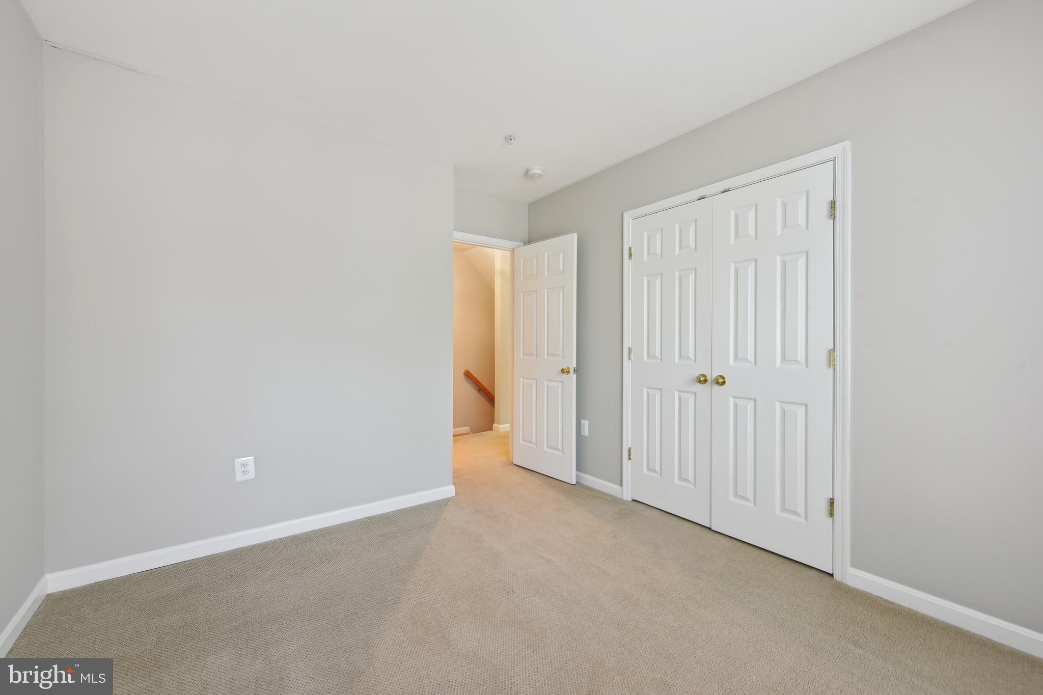 COURTLANDS AT CASCADES - Residential