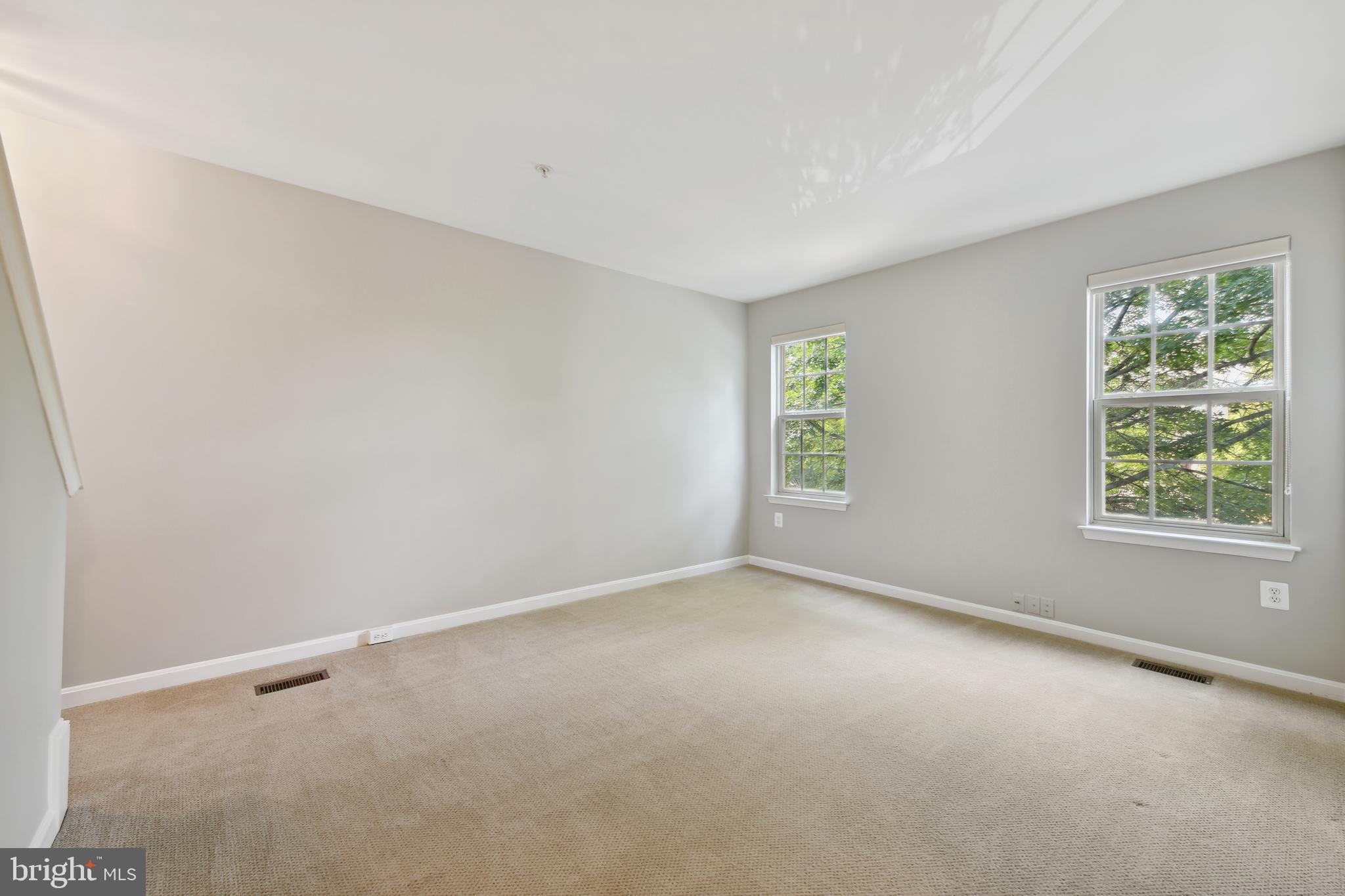 COURTLANDS AT CASCADES - Residential