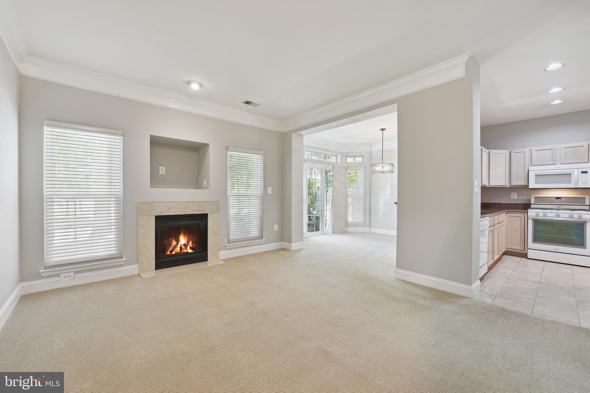 COURTLANDS AT CASCADES - Residential