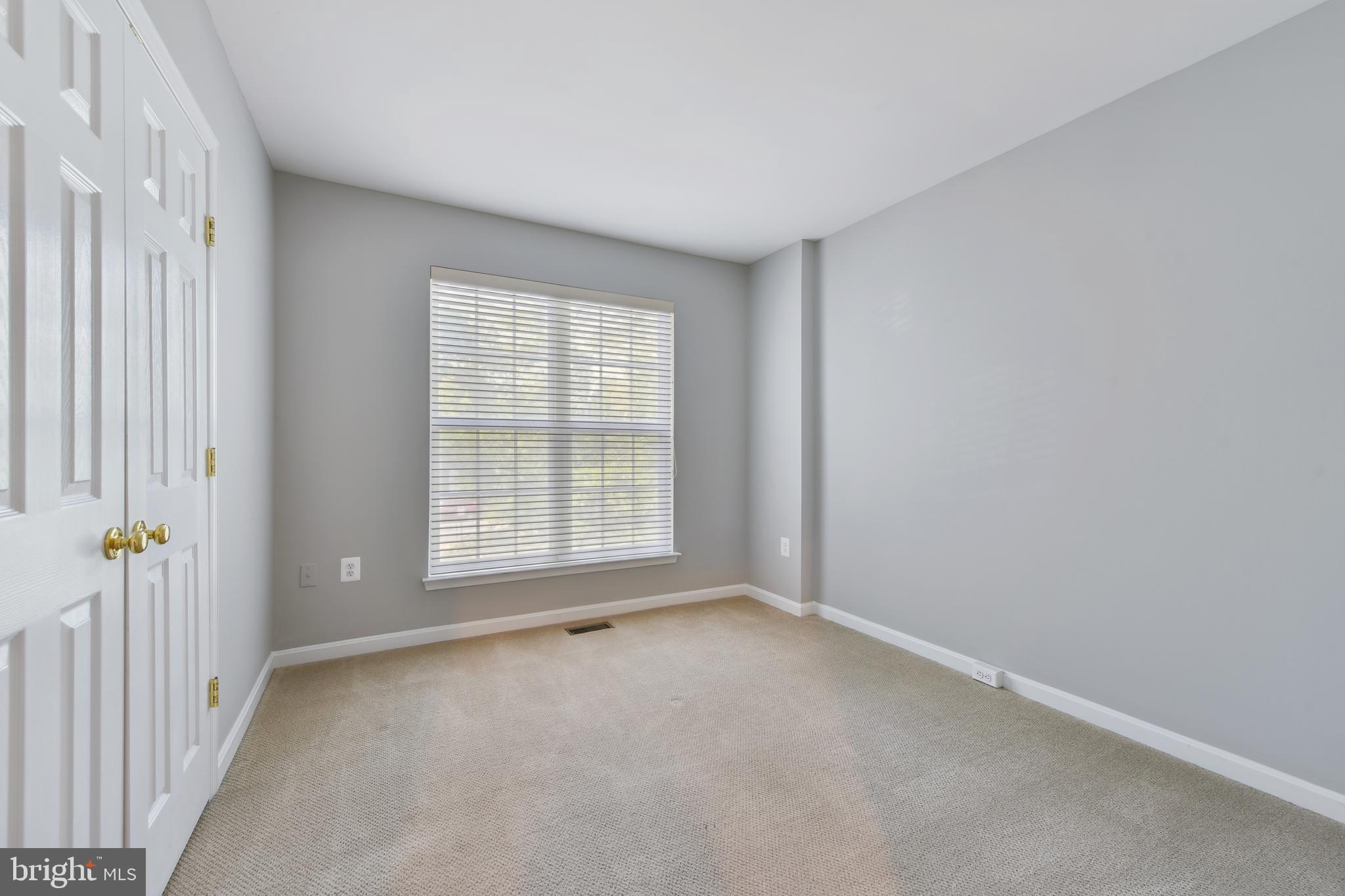 COURTLANDS AT CASCADES - Residential