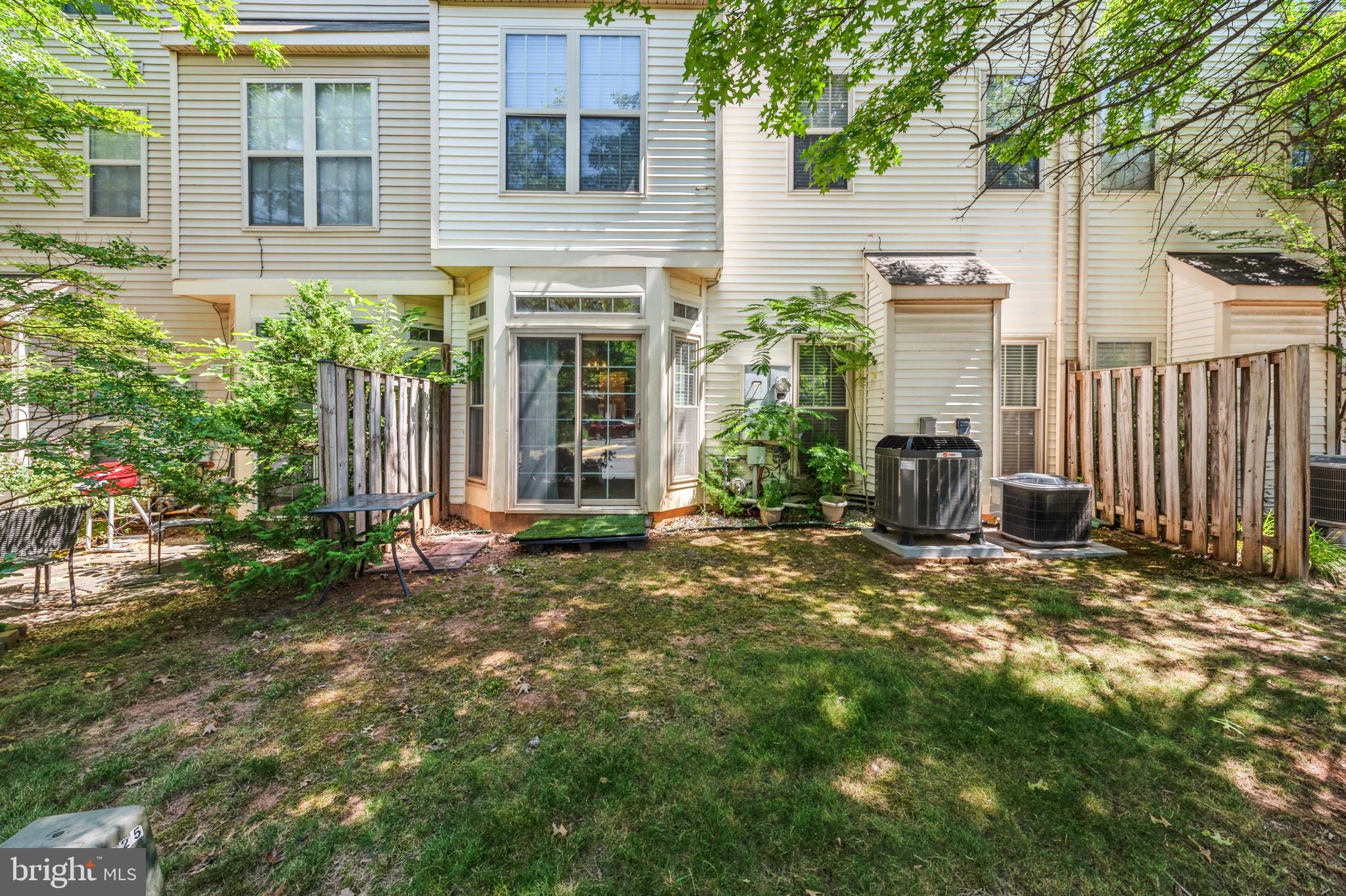 COURTLANDS AT CASCADES - Residential