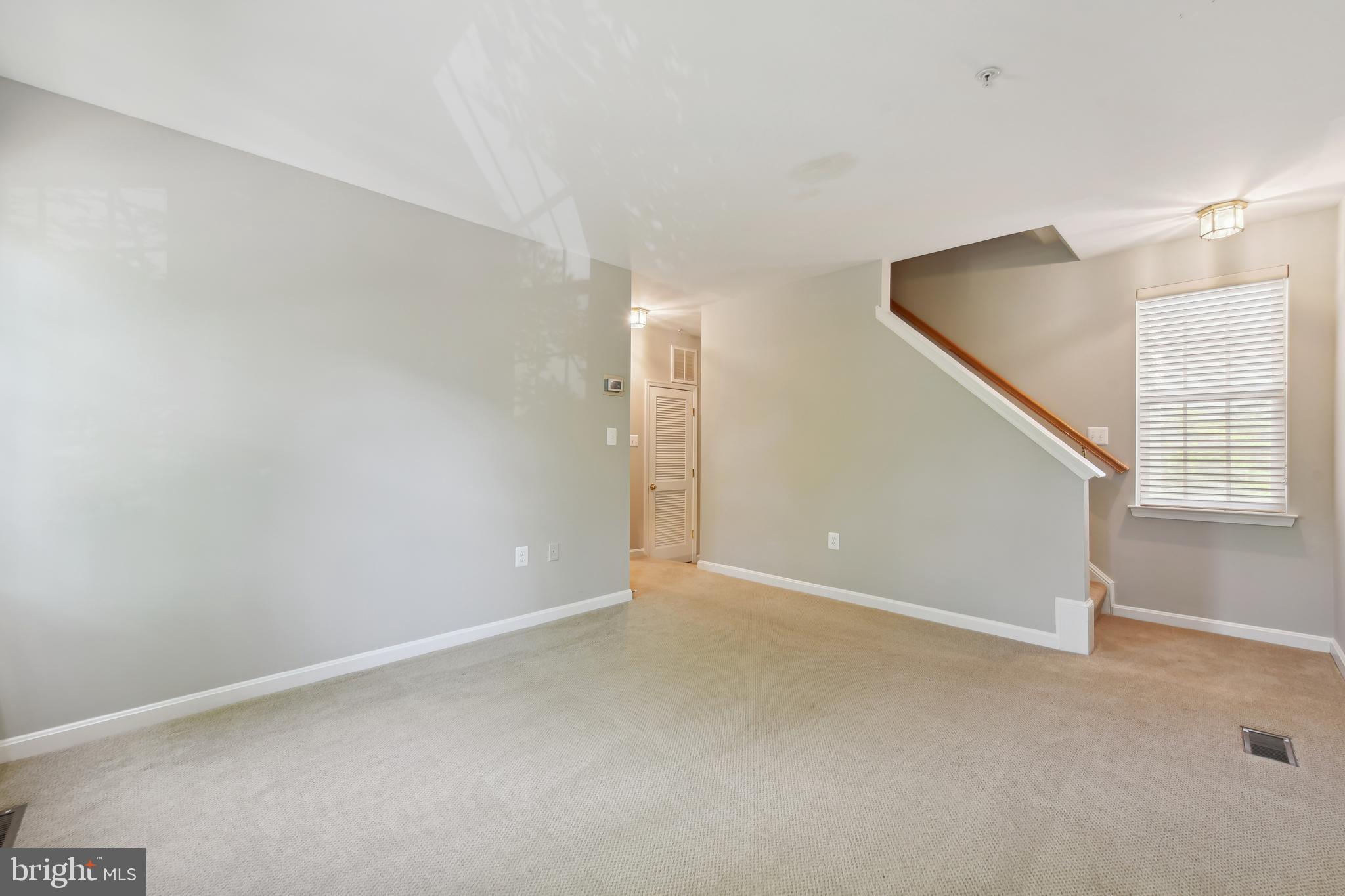 COURTLANDS AT CASCADES - Residential