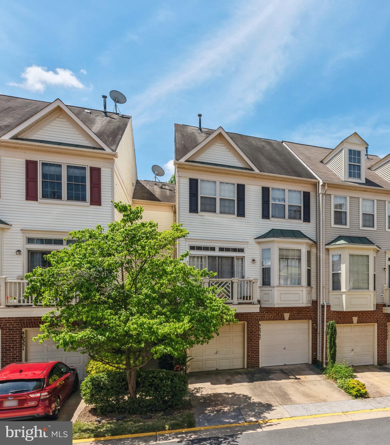 COURTLANDS AT CASCADES - Residential