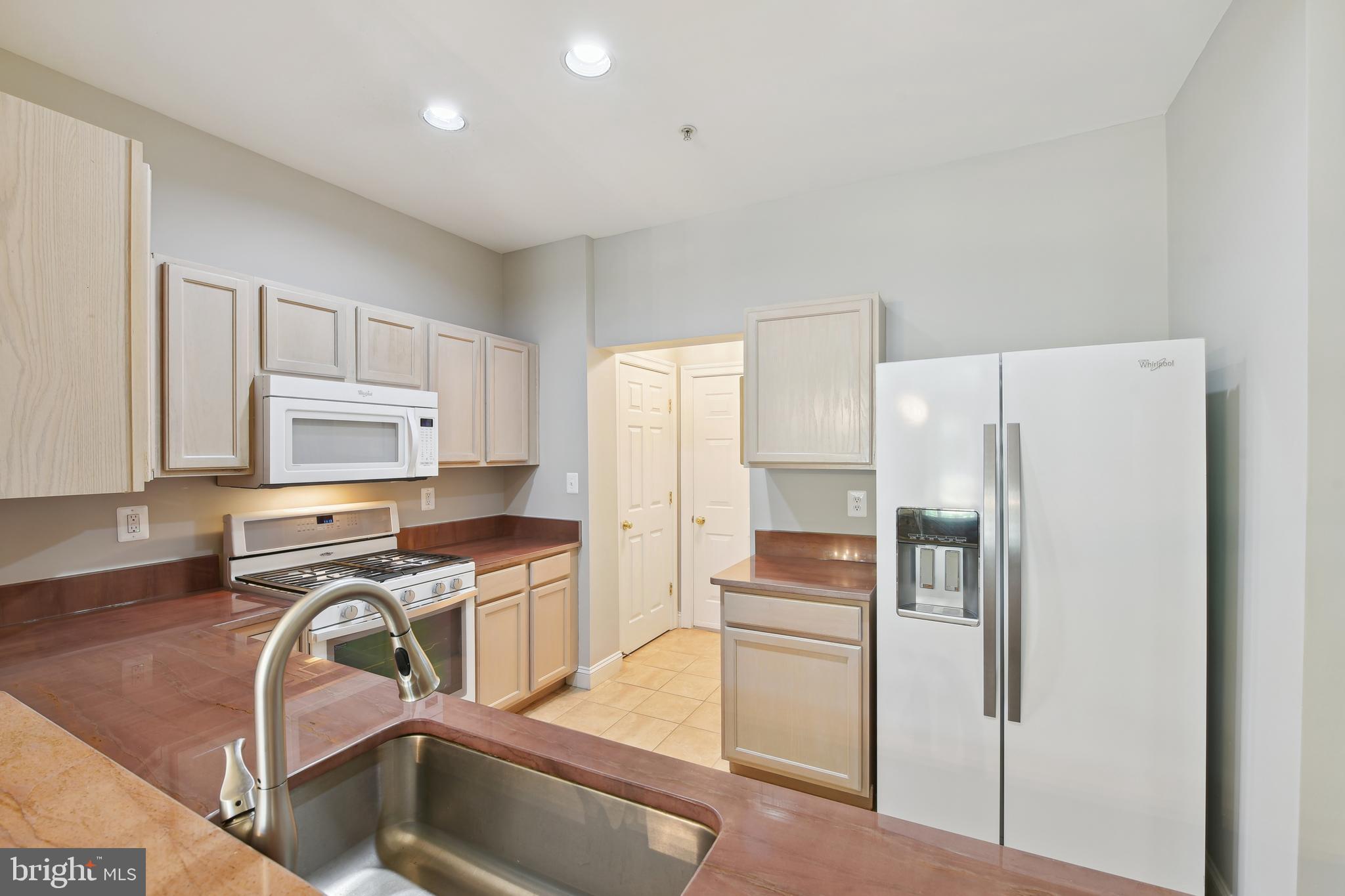 COURTLANDS AT CASCADES - Residential