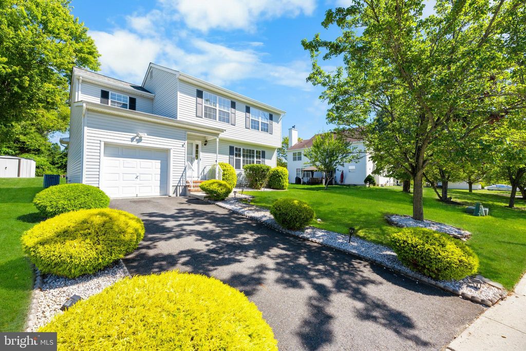 Photo of 4 Blossom Drive, EWING, NJ 08638 (MLS # NJME2066086)