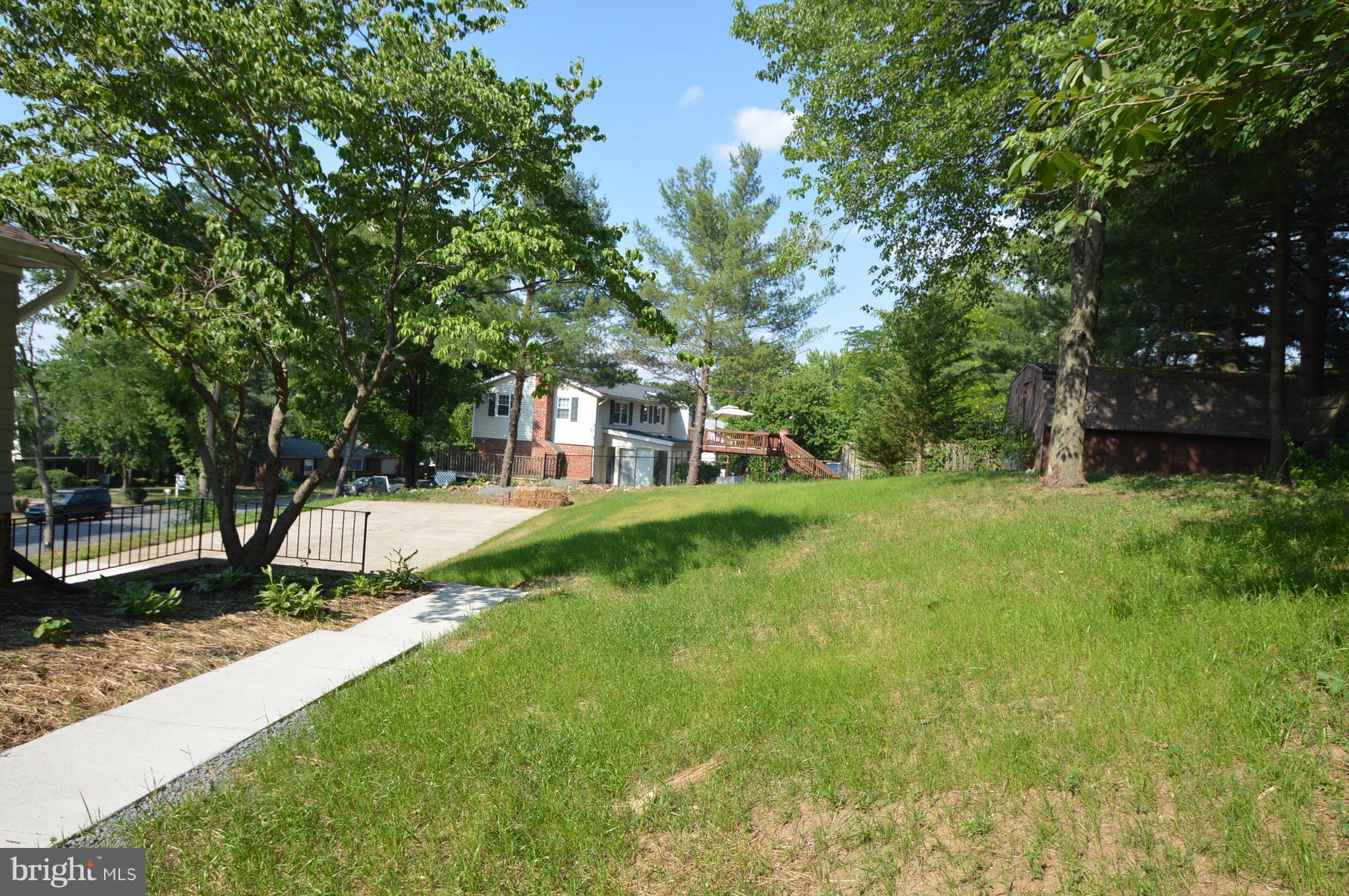 LEESBURG ESTATES - Residential