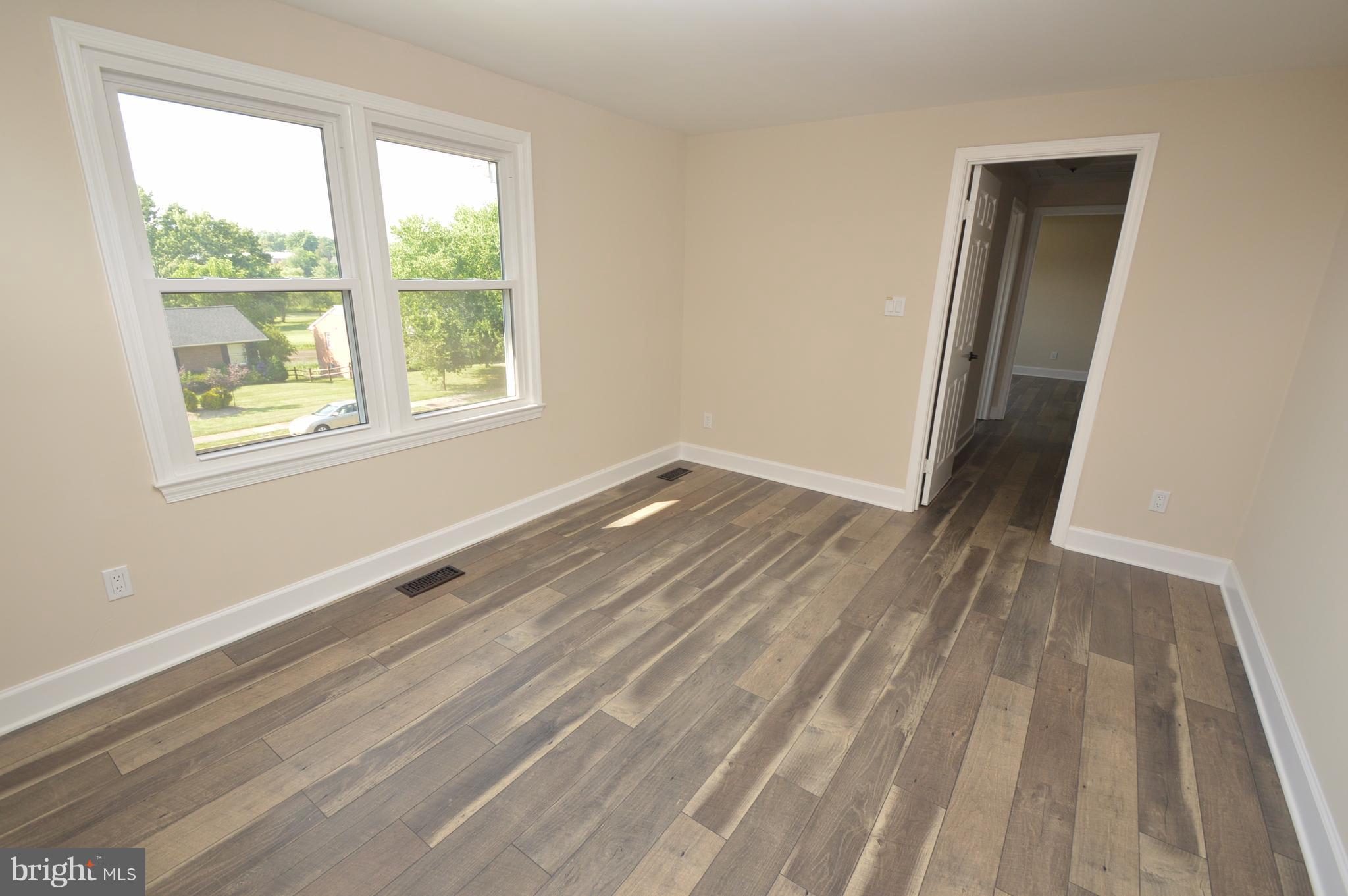 LEESBURG ESTATES - Residential