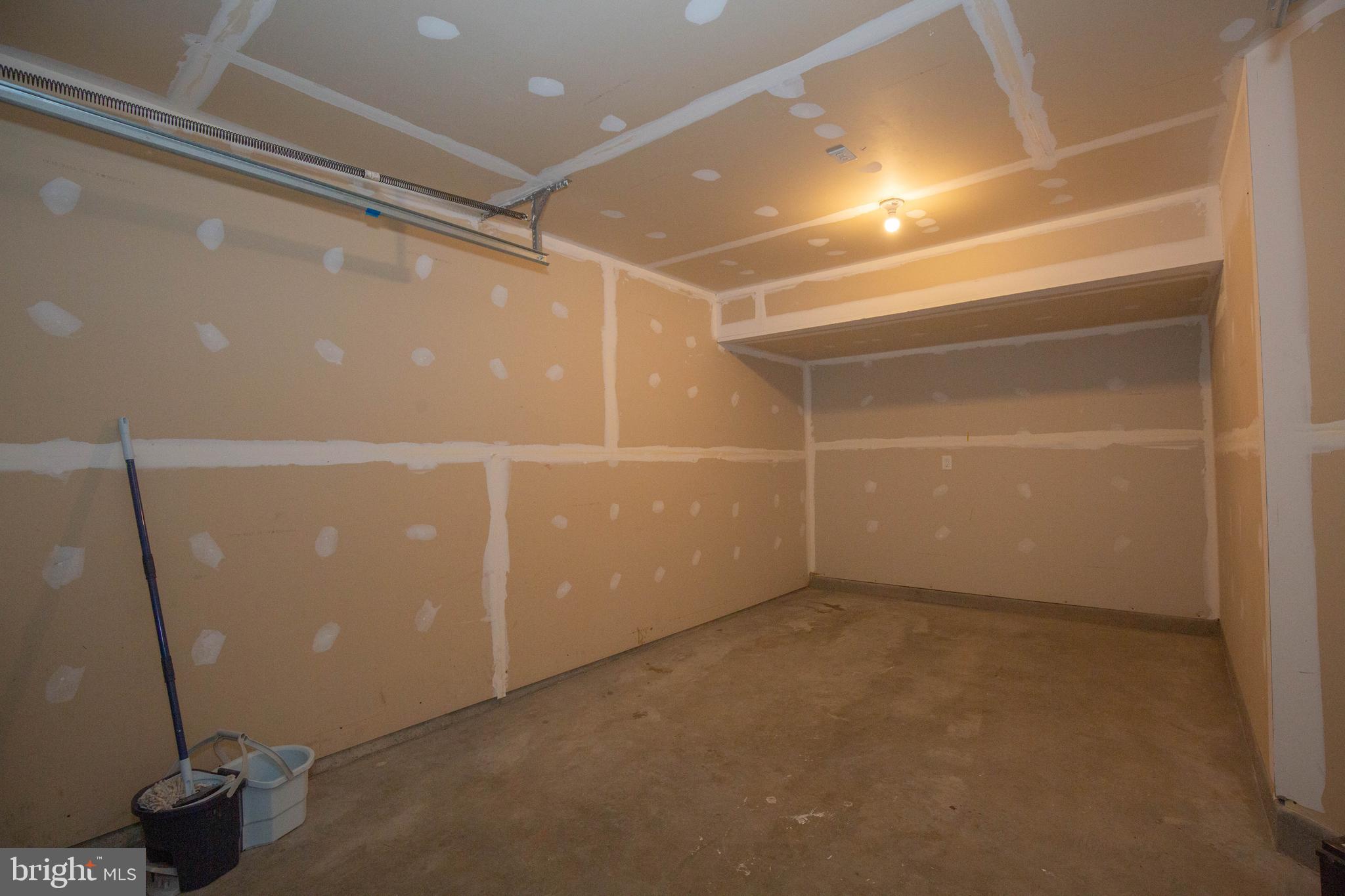 HEDGESVILLE - Residential Lease