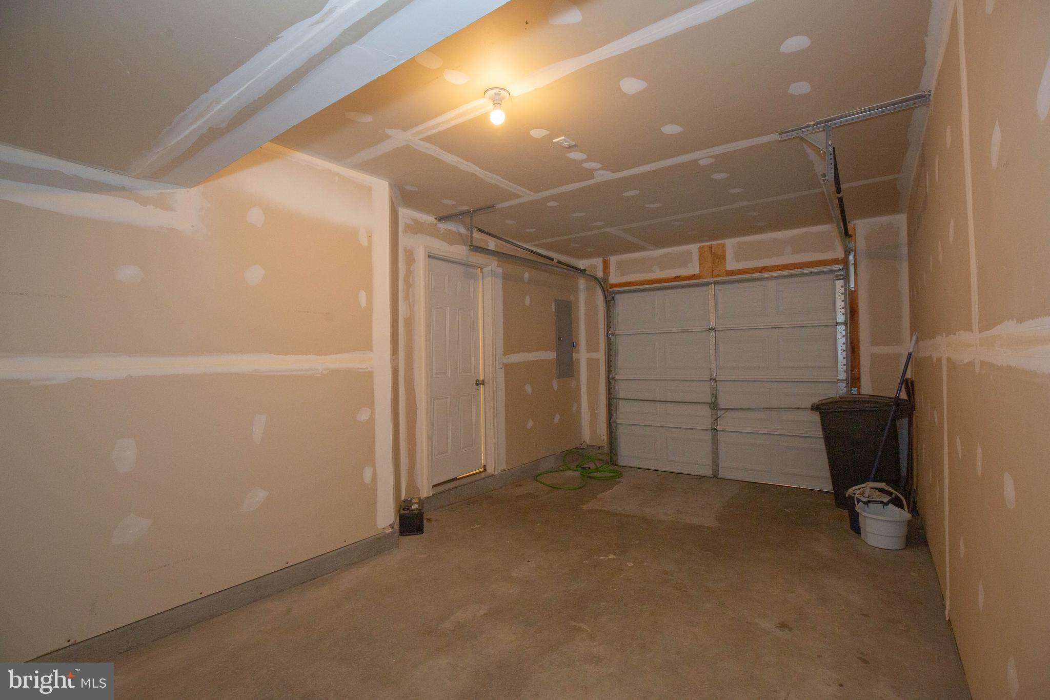 HEDGESVILLE - Residential Lease