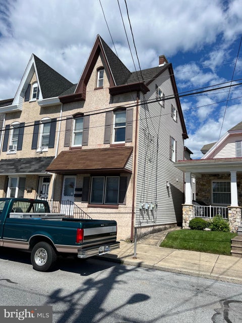 Townhouse For Rent - 51 S Chestnut Street #APT. 2<br/> Berks County, BOYERTOWN, PA 19512