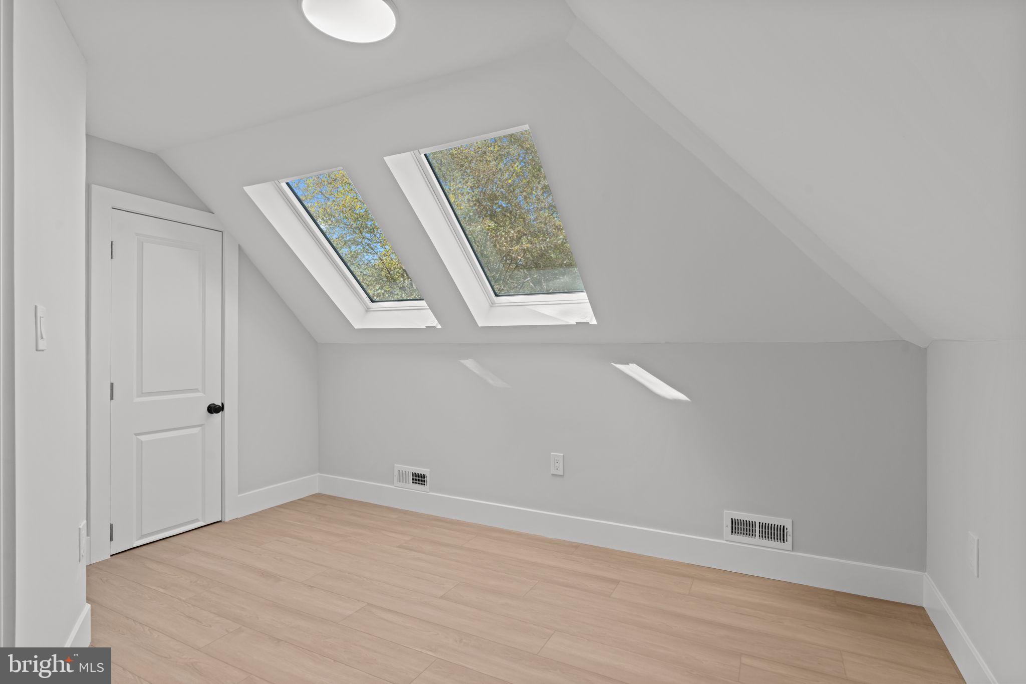 RED CEDAR HILL - Residential