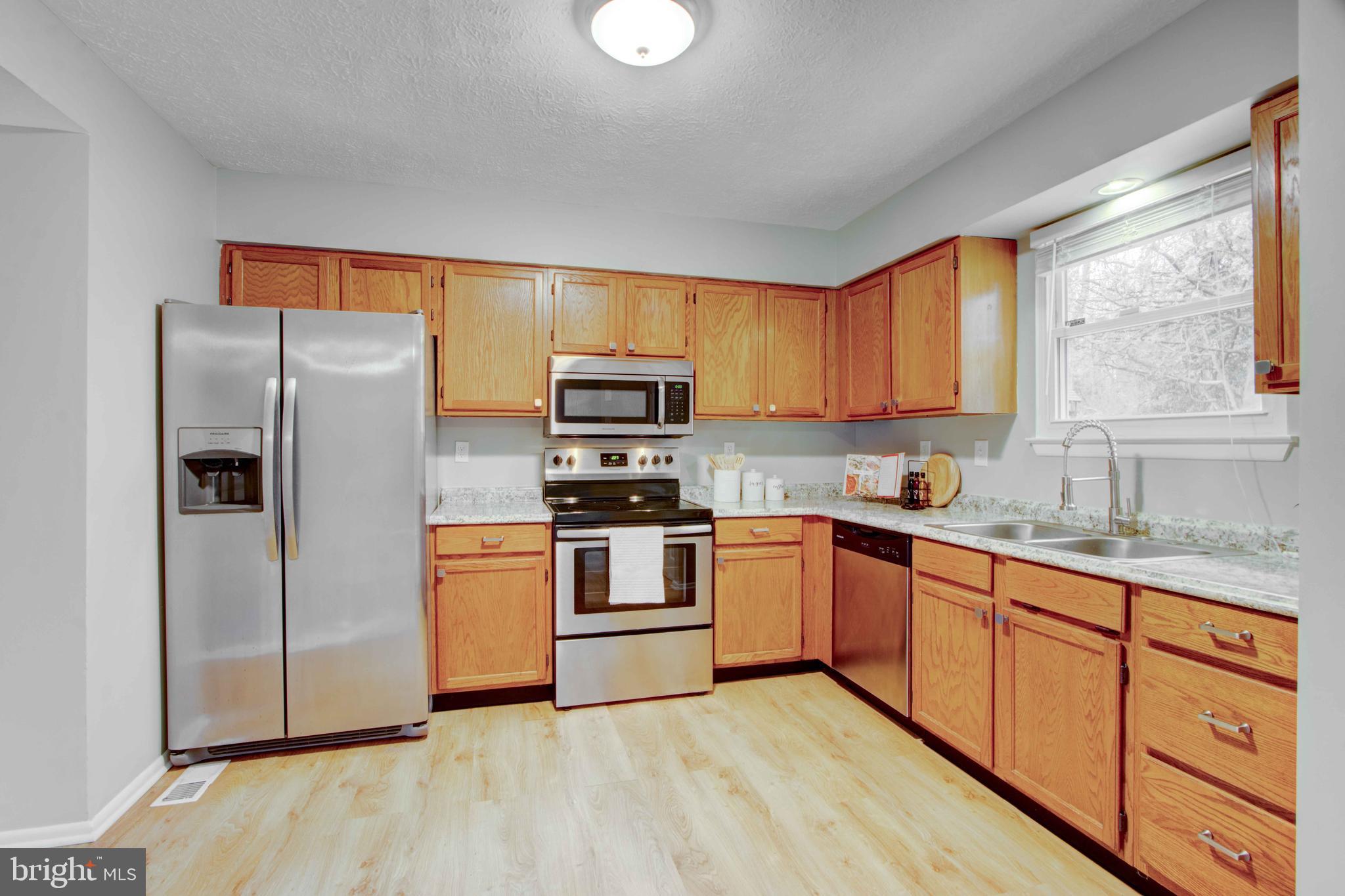 HARBOUR OAKS - Residential