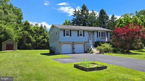 Photo of 6581 Skyview Lane, COOPERSBURG, PA 18036 (MLS # PALH2015904)