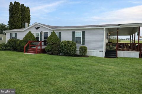 Mobile Home For Sale - 2 Log Lane<br/> EAST EARL, PA 17519