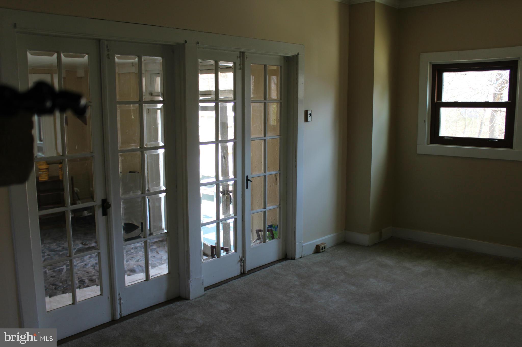 FAIRVIEW COURT - Residential