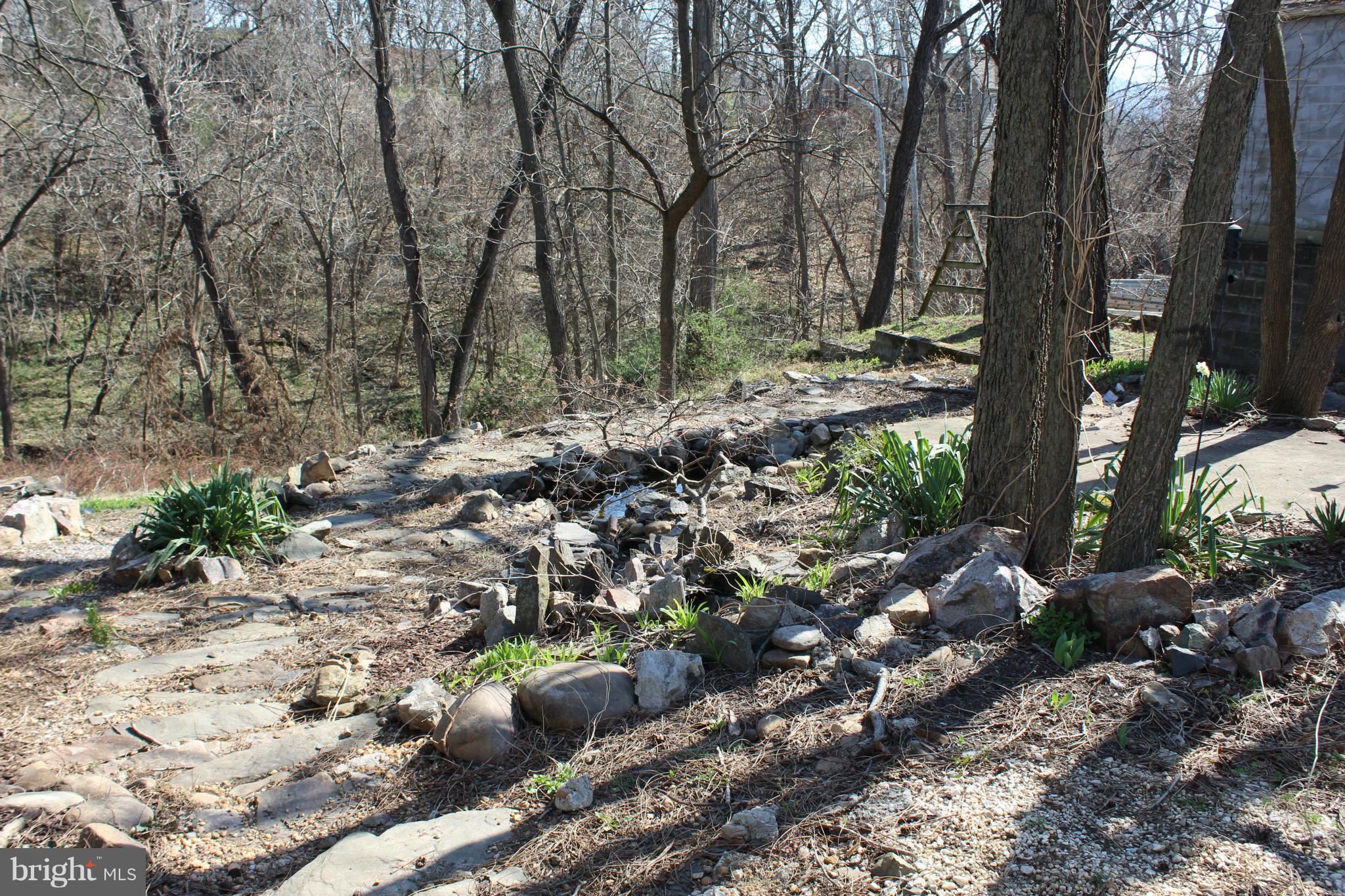 FAIRVIEW COURT - Residential