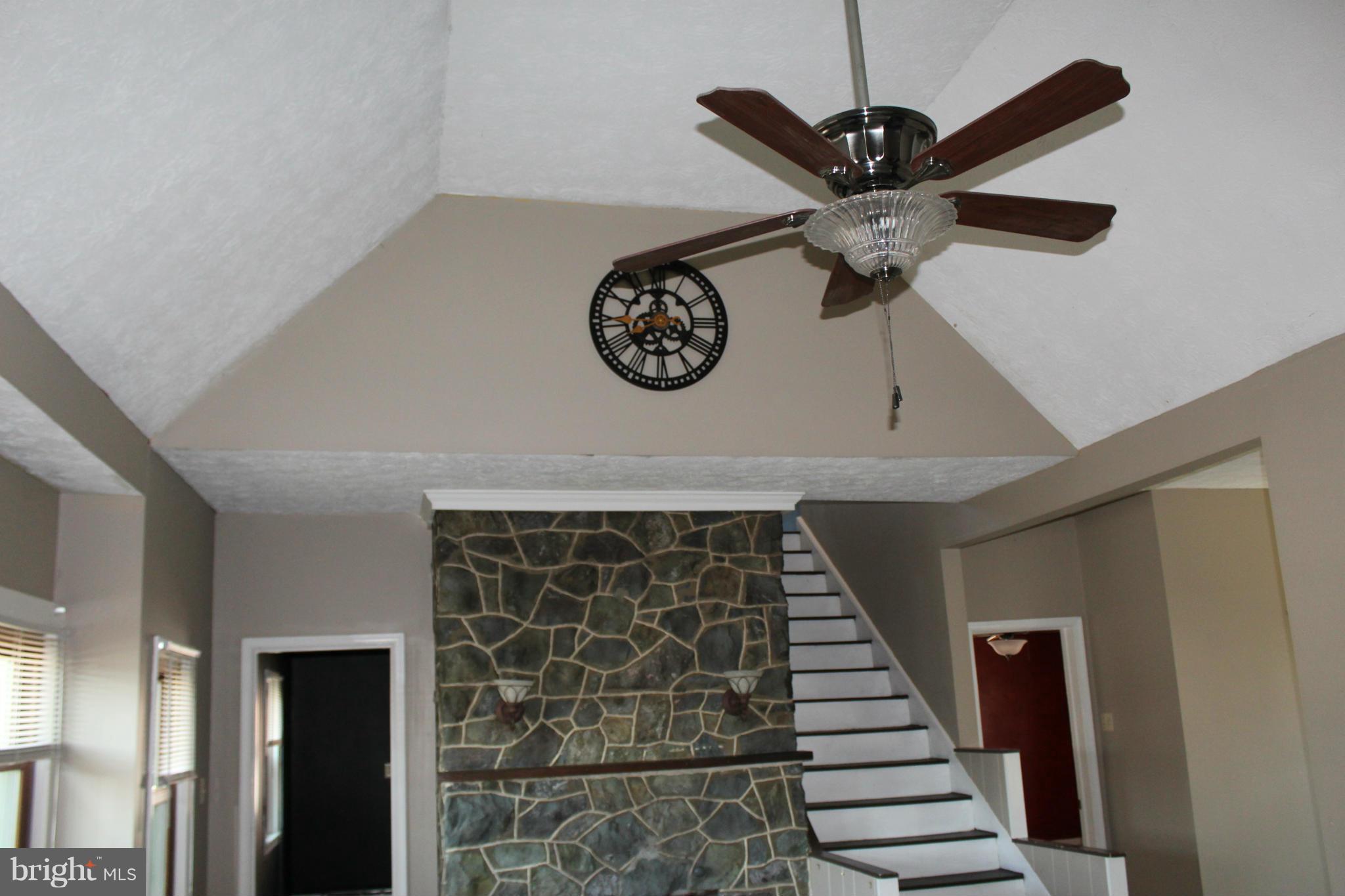 FAIRVIEW COURT - Residential