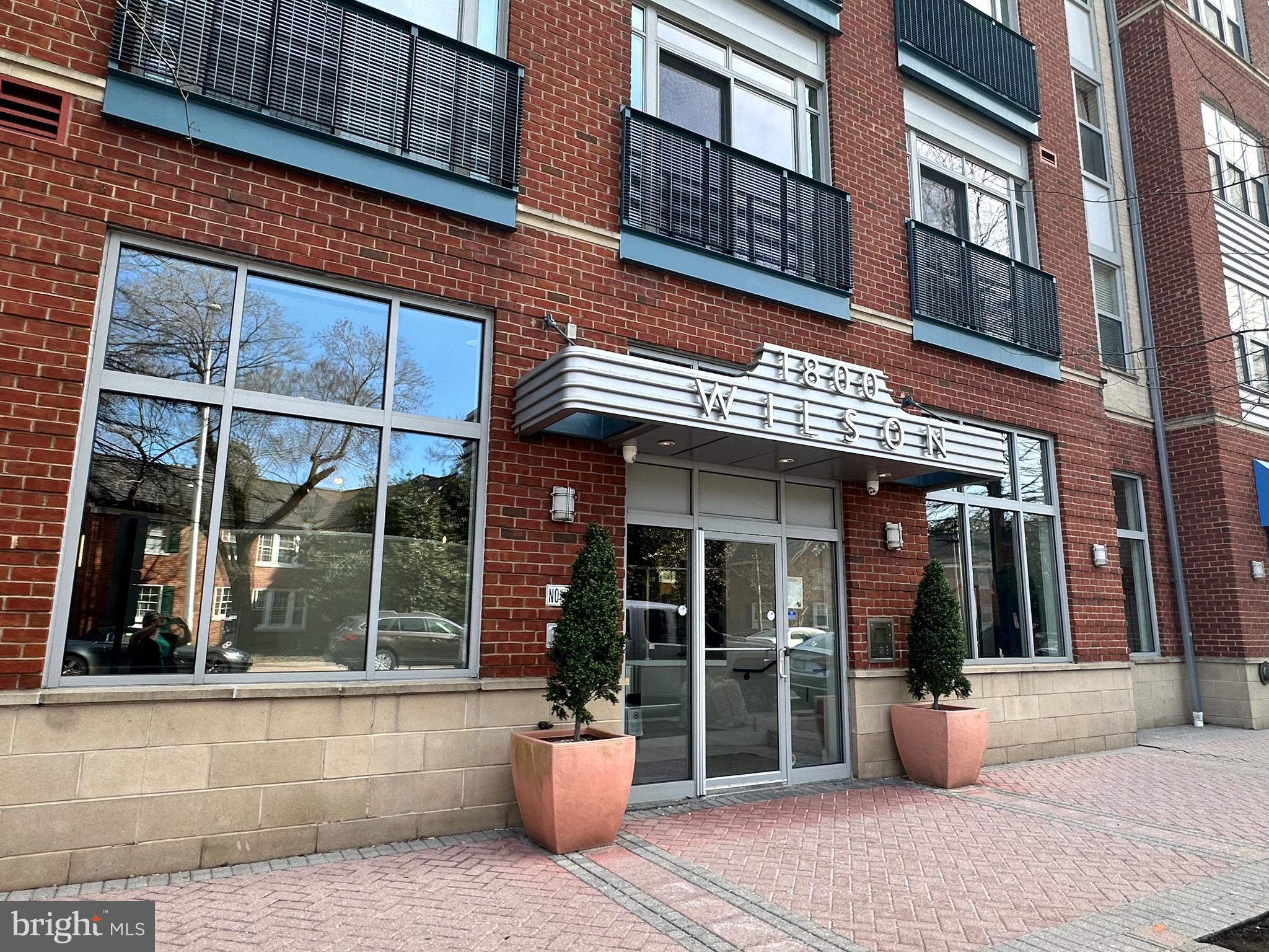 1800 WILSON - Residential Lease